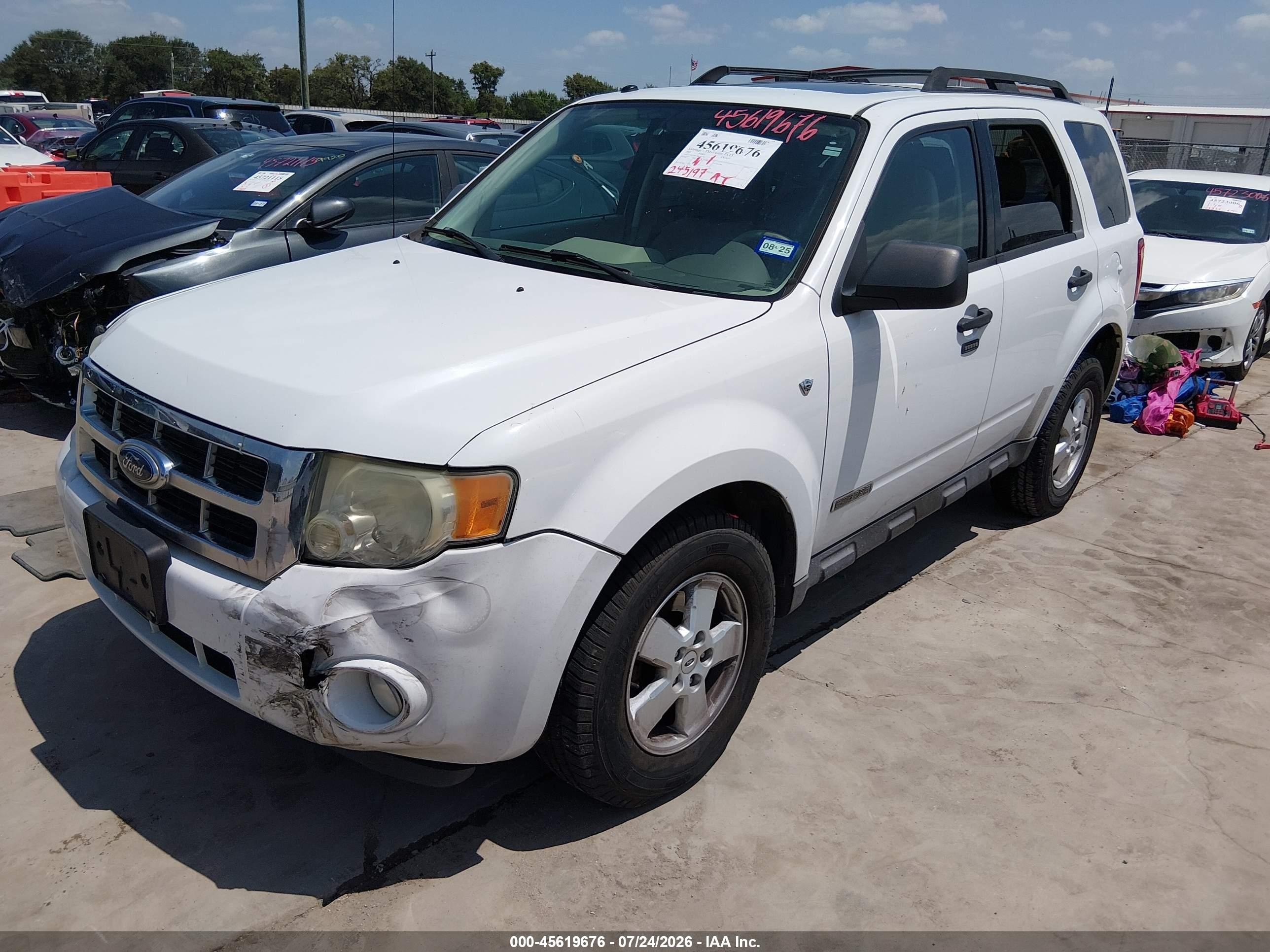 2008 Ford Escape Xlt White vin: 1FMCU03178KE01711