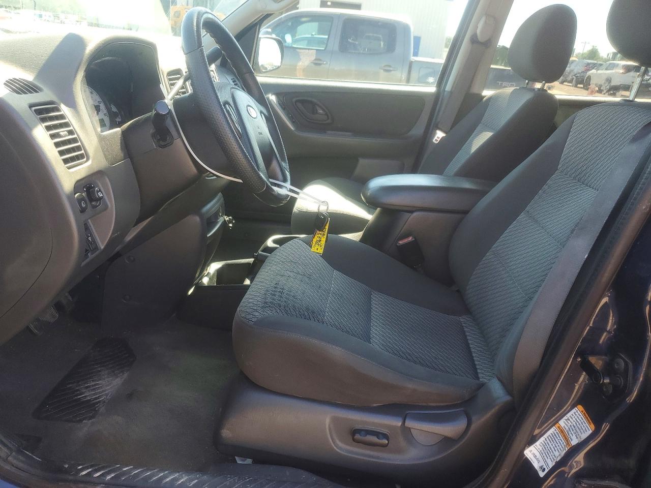2004 Ford Escape Xlt Blue vin: 1FMCU03184KB19068