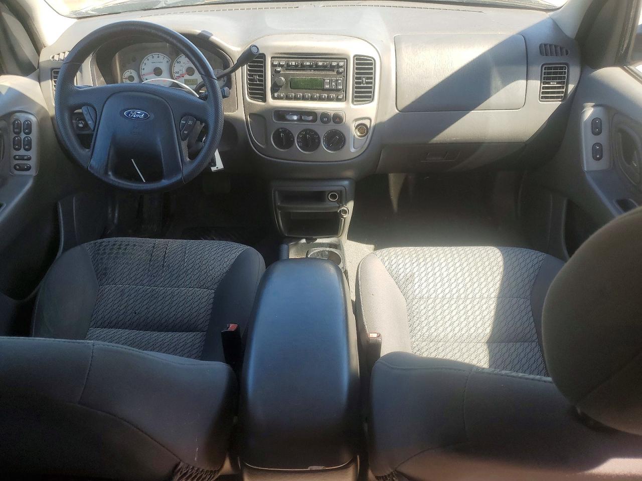 2004 Ford Escape Xlt Blue vin: 1FMCU03184KB19068