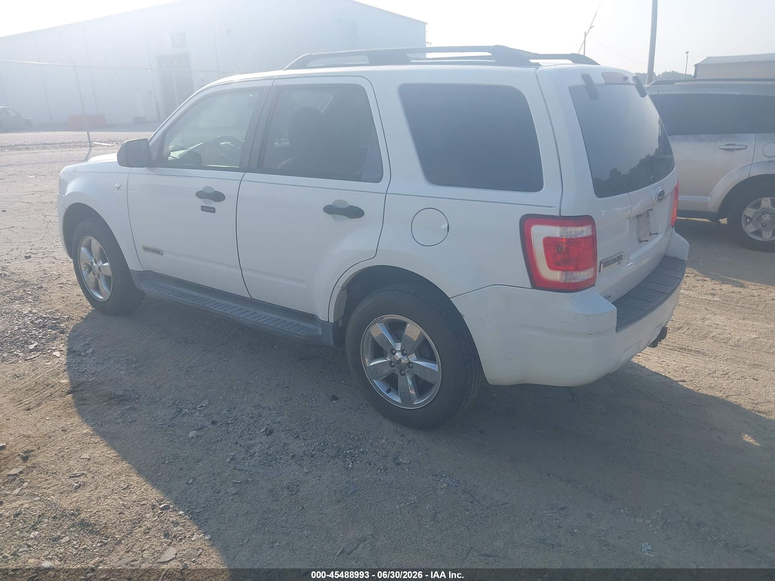 2008 Ford Escape Xlt White vin: 1FMCU03188KA91567