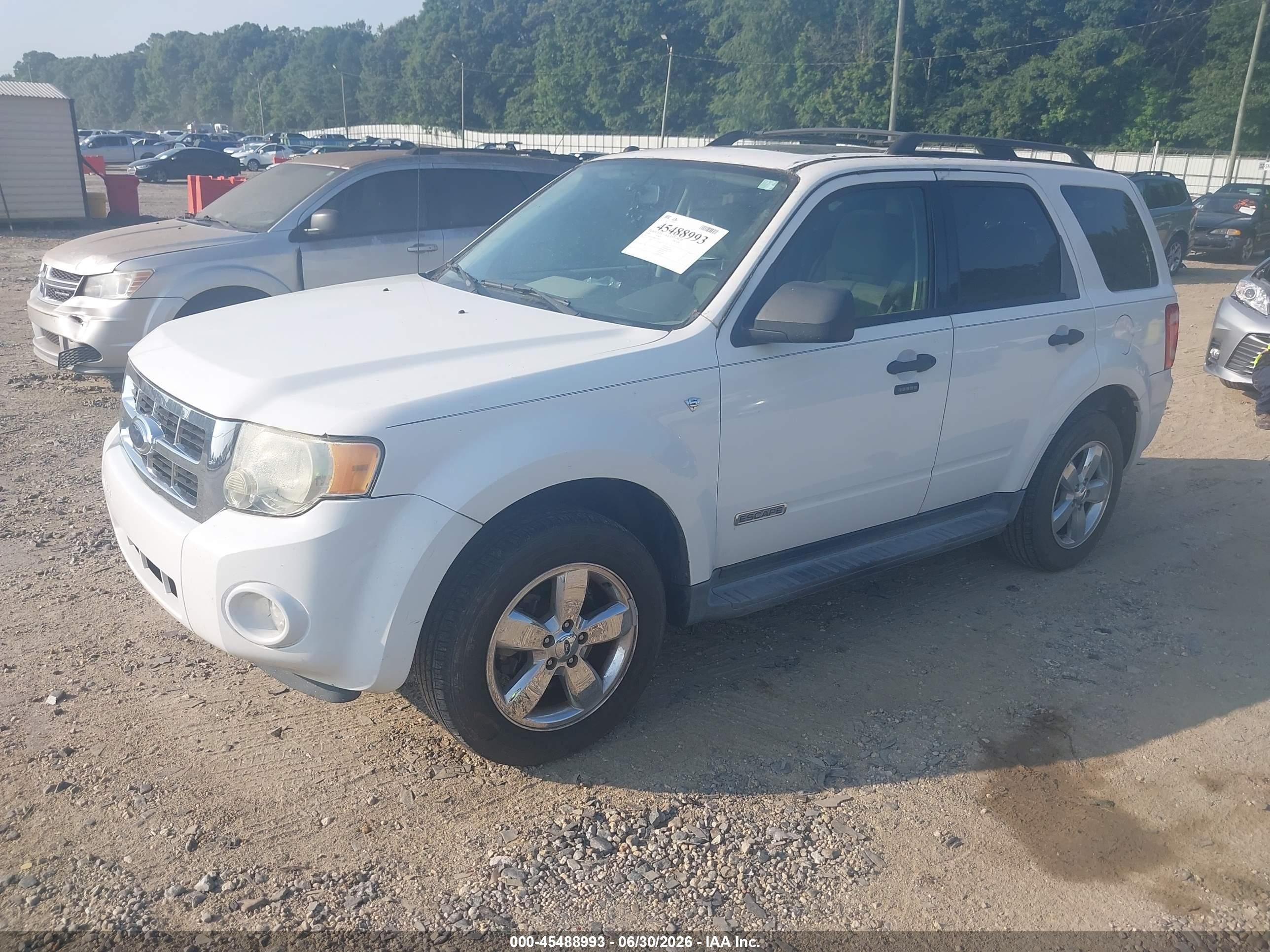 2008 Ford Escape Xlt White vin: 1FMCU03188KA91567