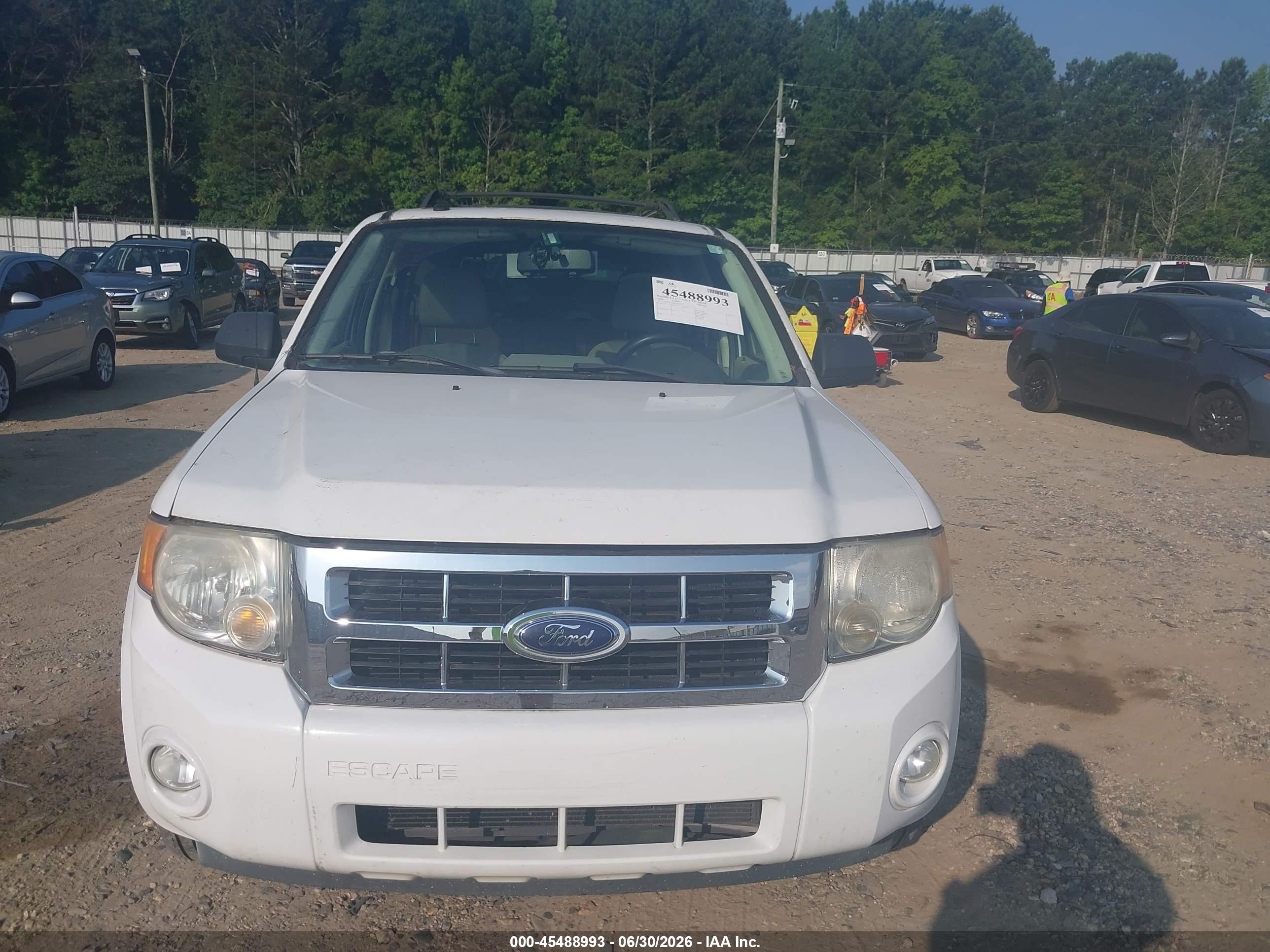 2008 Ford Escape Xlt White vin: 1FMCU03188KA91567