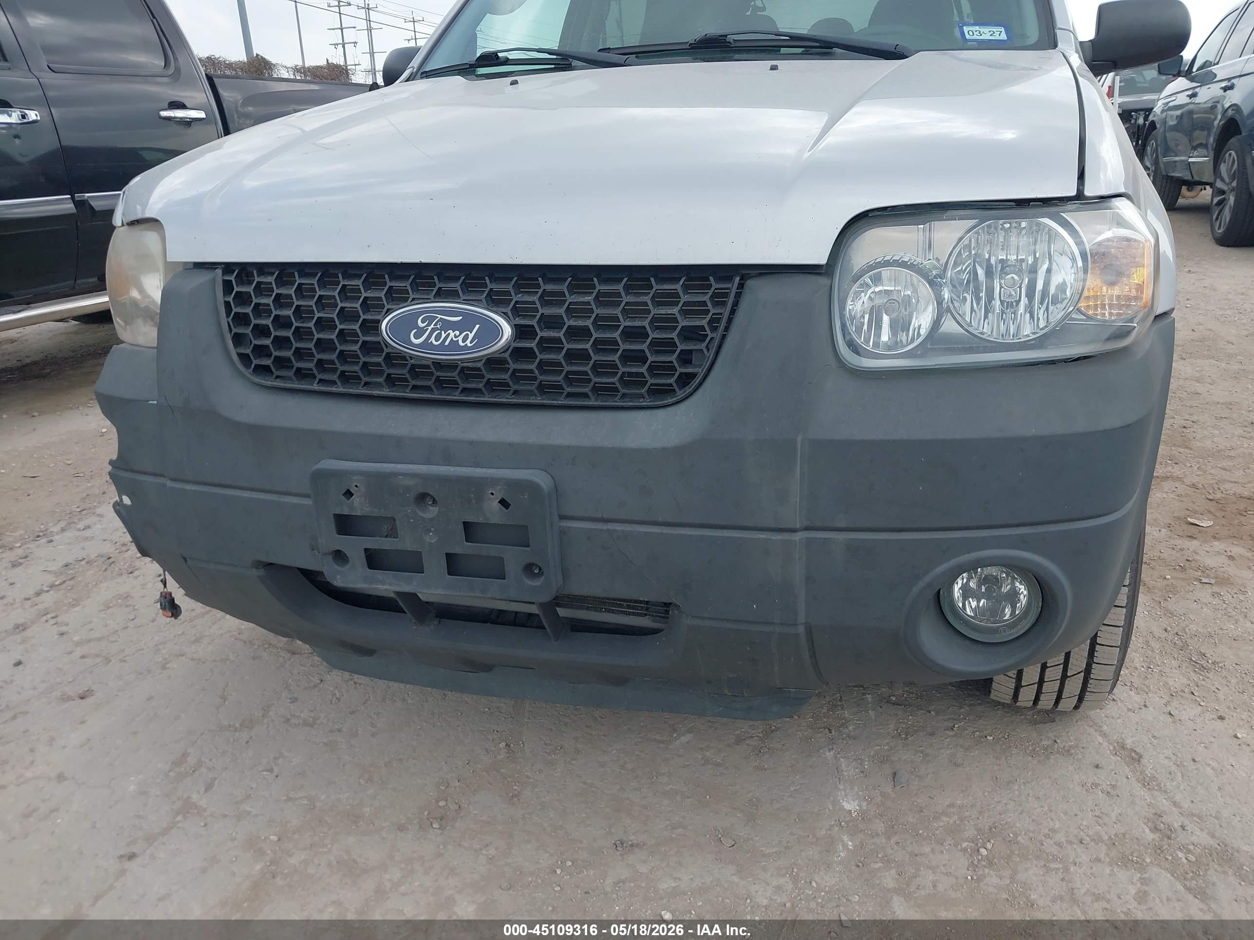 2005 Ford Escape Xlt Серебряный vin: 1FMCU03195DA07093