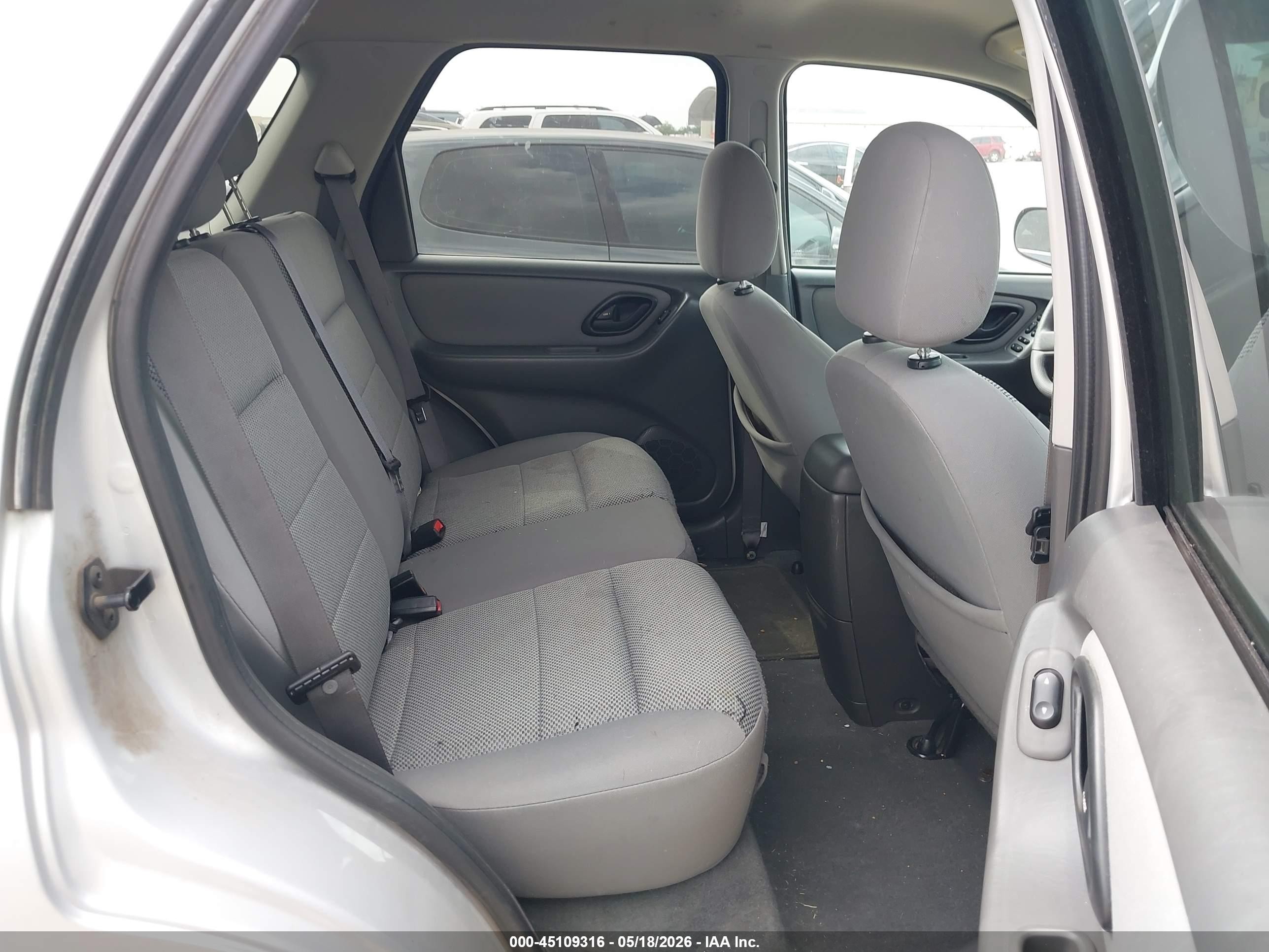 2005 Ford Escape Xlt Серебряный vin: 1FMCU03195DA07093