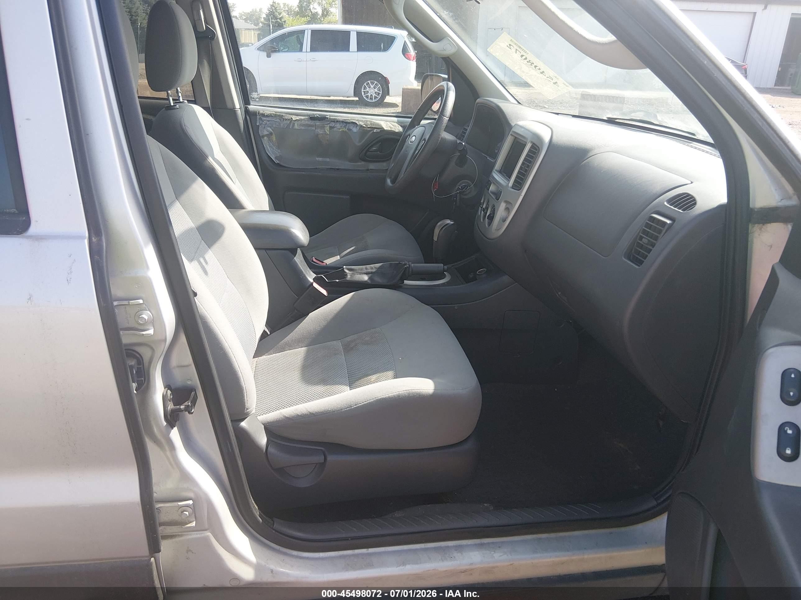 2005 Ford Escape Xlt Silver vin: 1FMCU03195KD85264