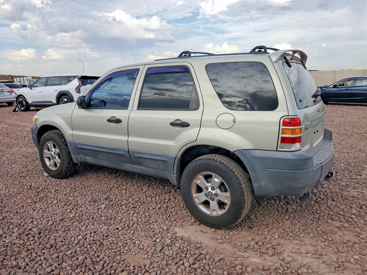 2005 Ford Escape Xlt Silver vin: 1FMCU03195KE49111