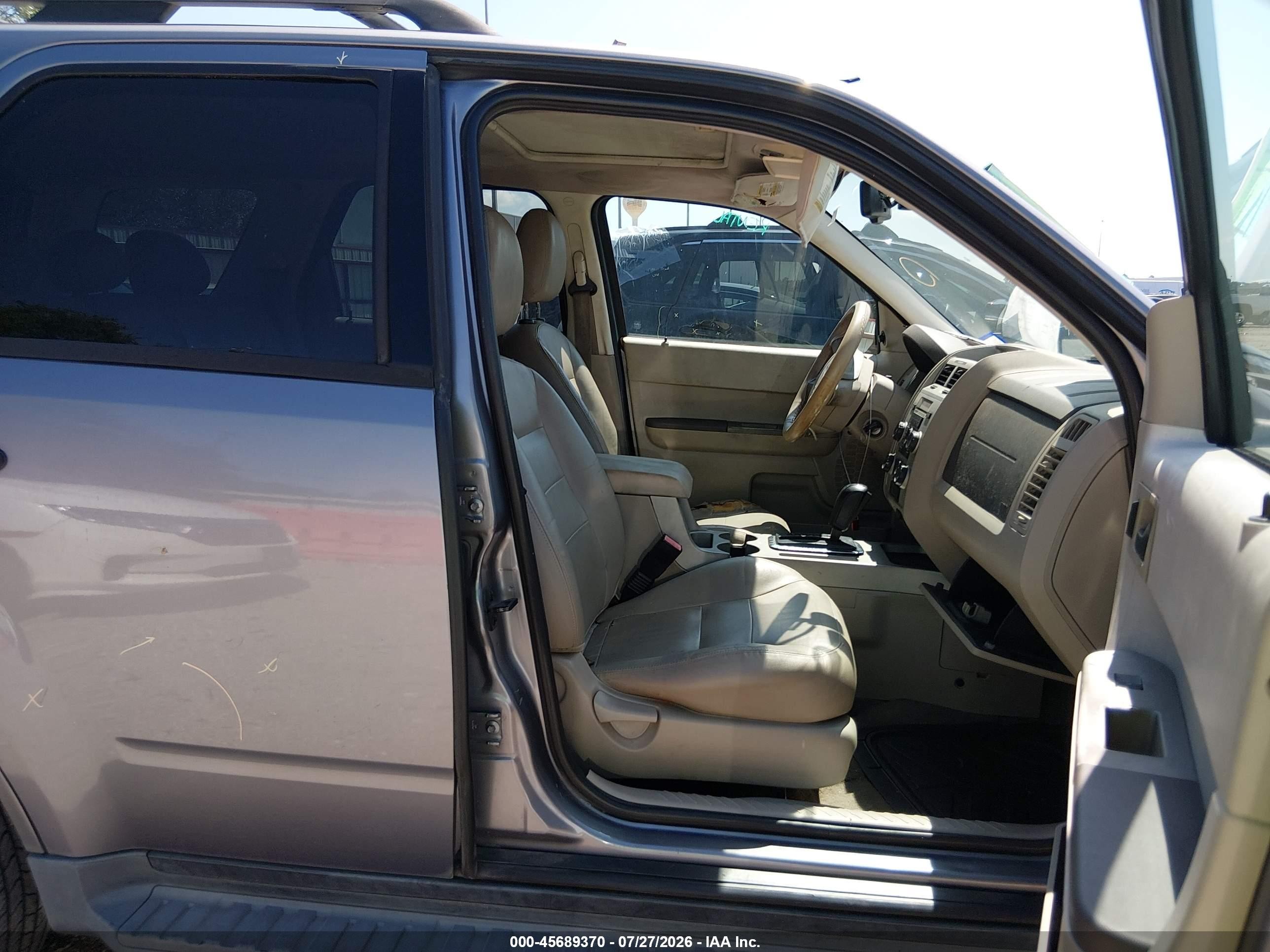 2008 Ford Escape Xlt Silver vin: 1FMCU03198KC32713