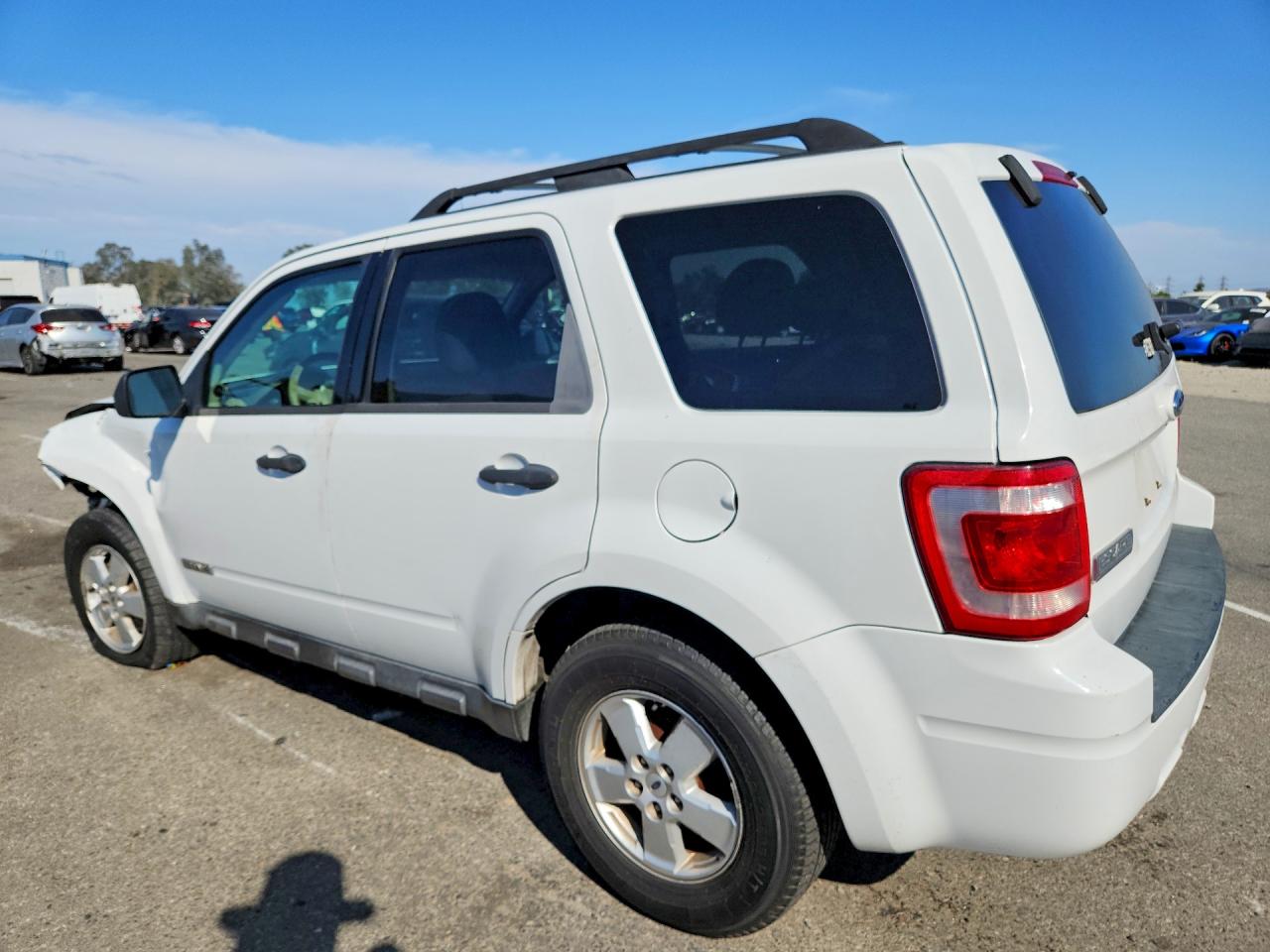 2008 Ford Escape Xlt White vin: 1FMCU03198KD86743