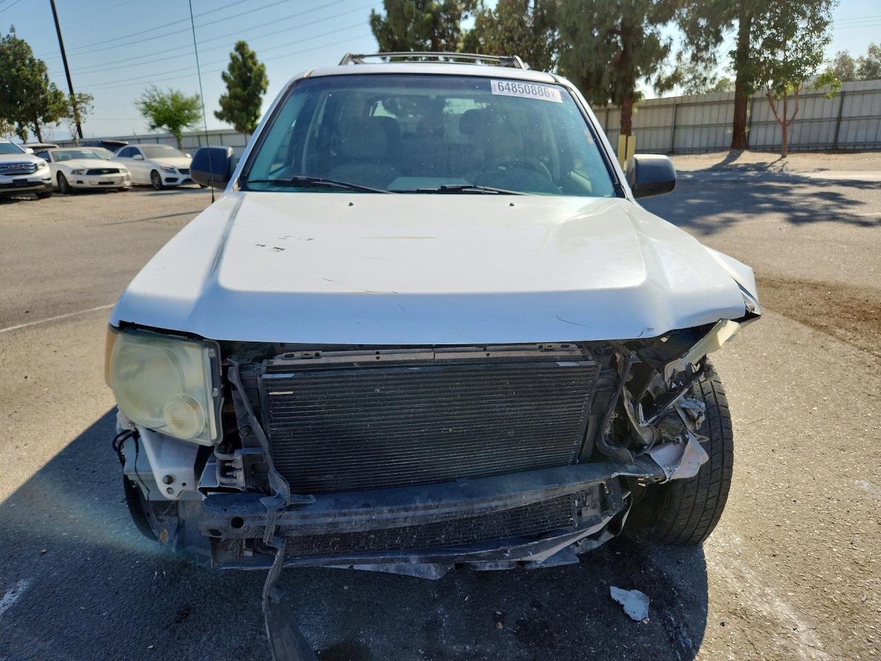 2008 Ford Escape Xlt White vin: 1FMCU03198KD86743