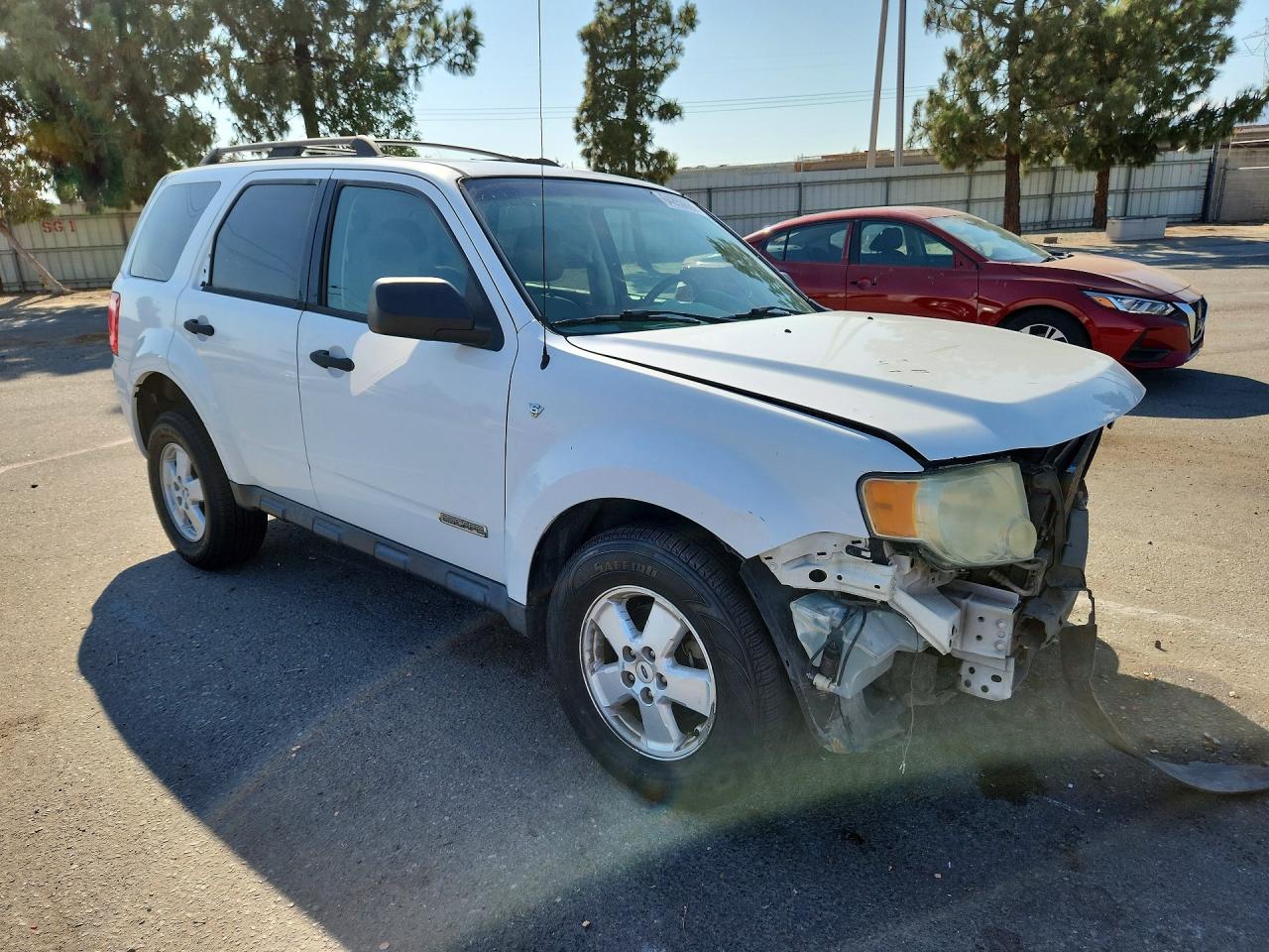 2008 Ford Escape Xlt White vin: 1FMCU03198KD86743