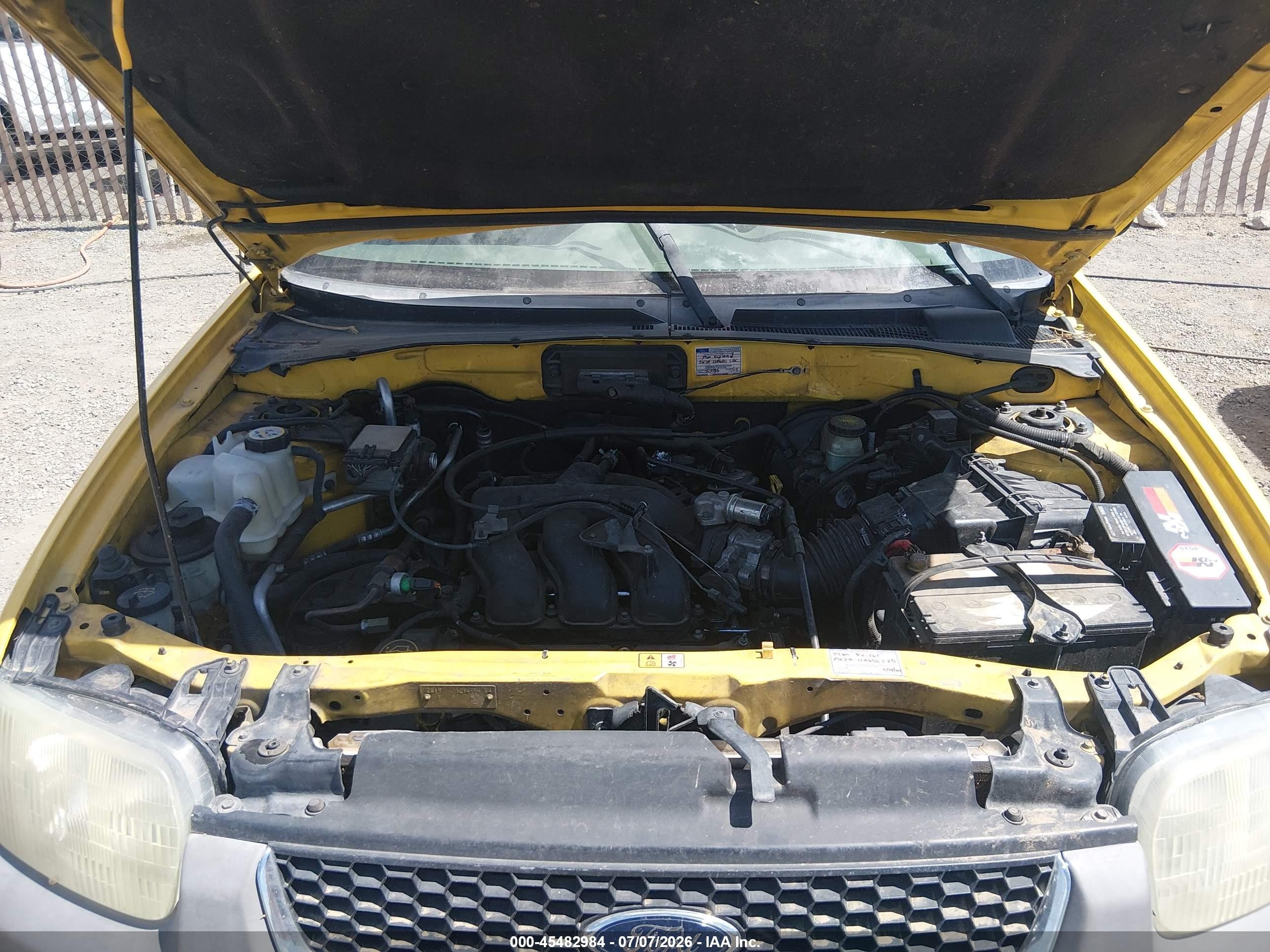 2002 Ford Escape Xlt Yellow vin: 1FMCU031X2KC60821