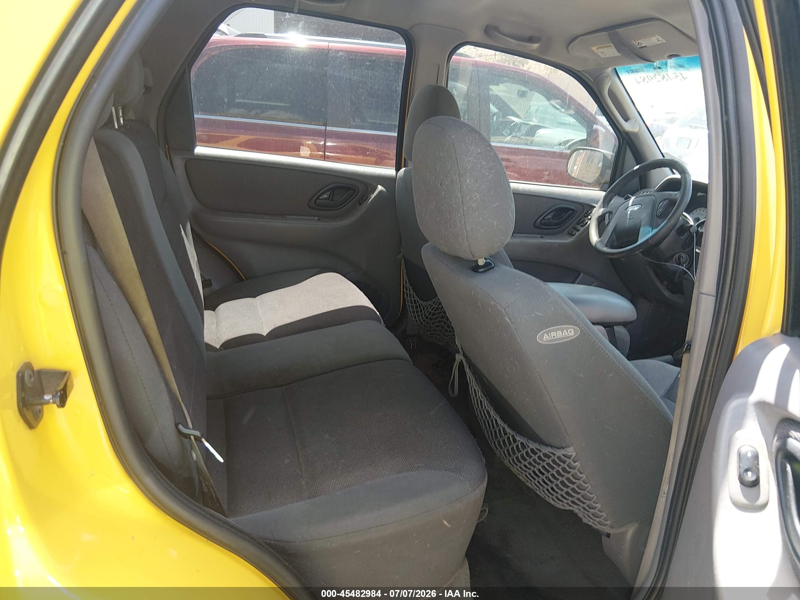 2002 Ford Escape Xlt Yellow vin: 1FMCU031X2KC60821