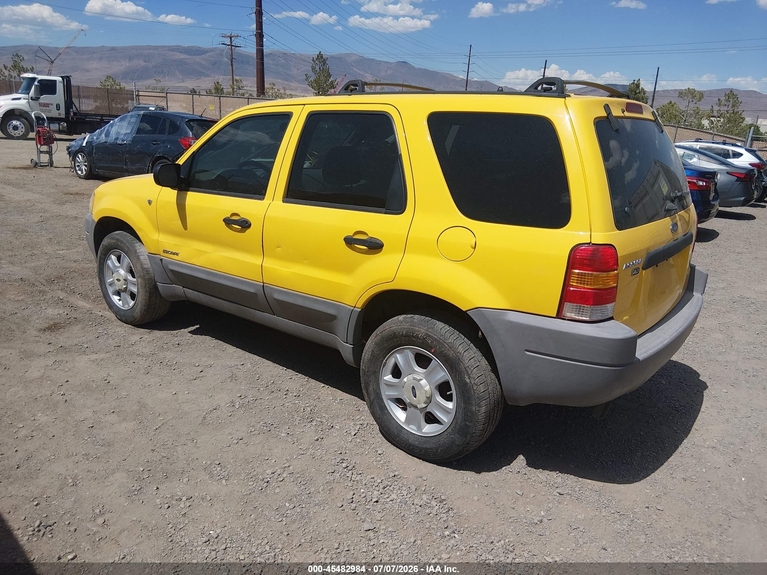 2002 Ford Escape Xlt Yellow vin: 1FMCU031X2KC60821