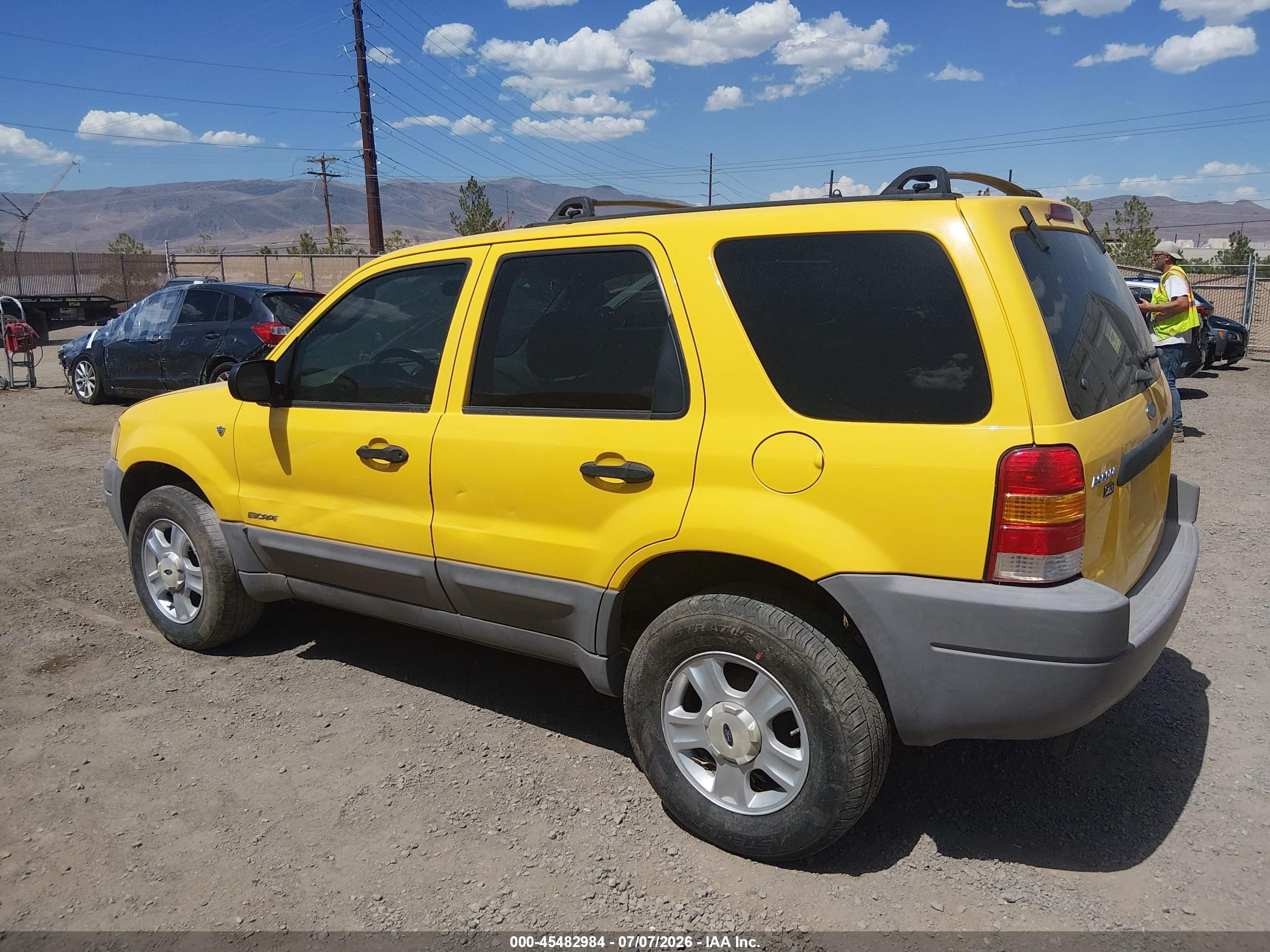 2002 Ford Escape Xlt Yellow vin: 1FMCU031X2KC60821