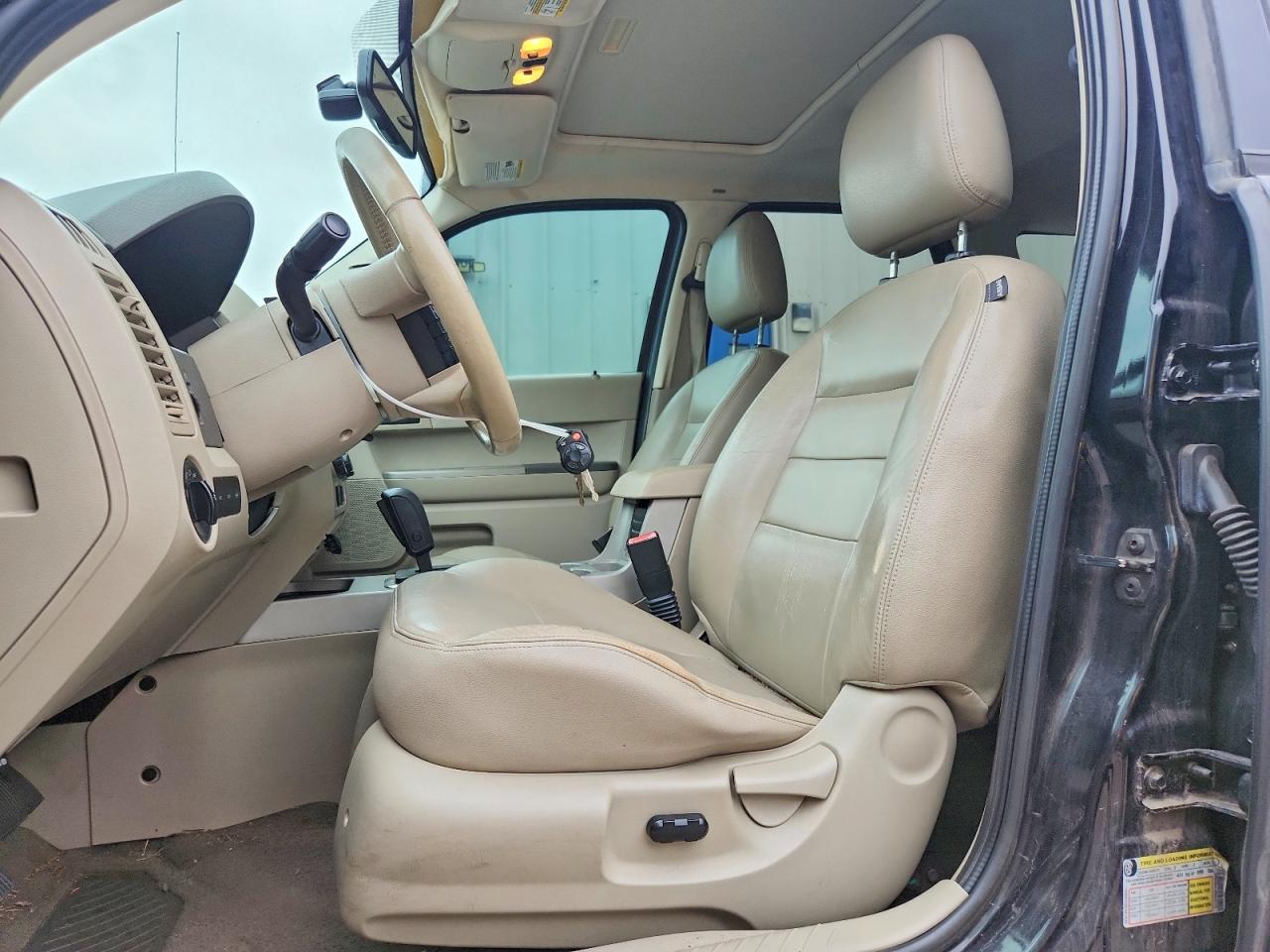 2008 Ford Escape Xlt Black vin: 1FMCU031X8KA78173