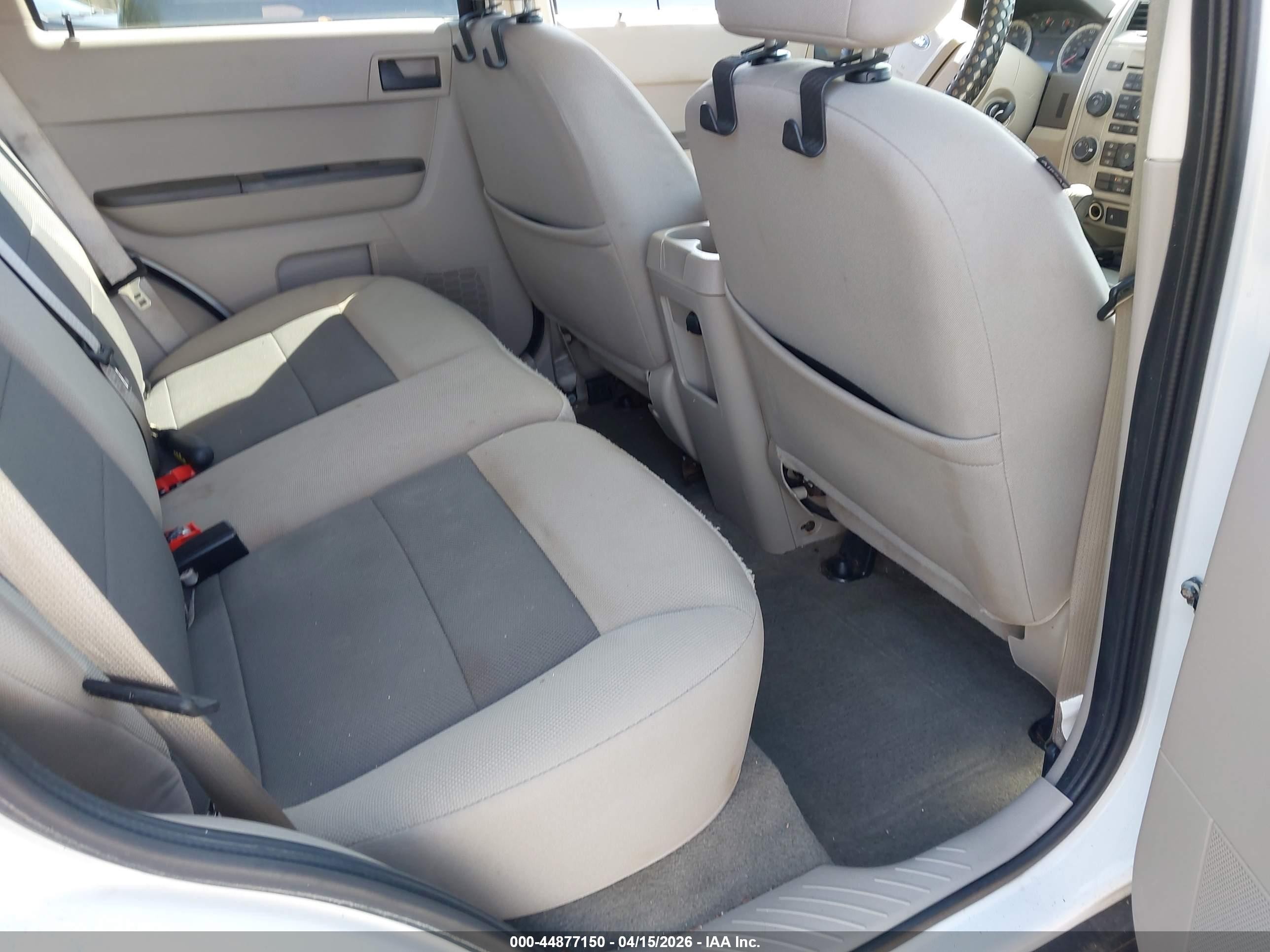 2008 Ford Escape Xlt Белый vin: 1FMCU031X8KB98698