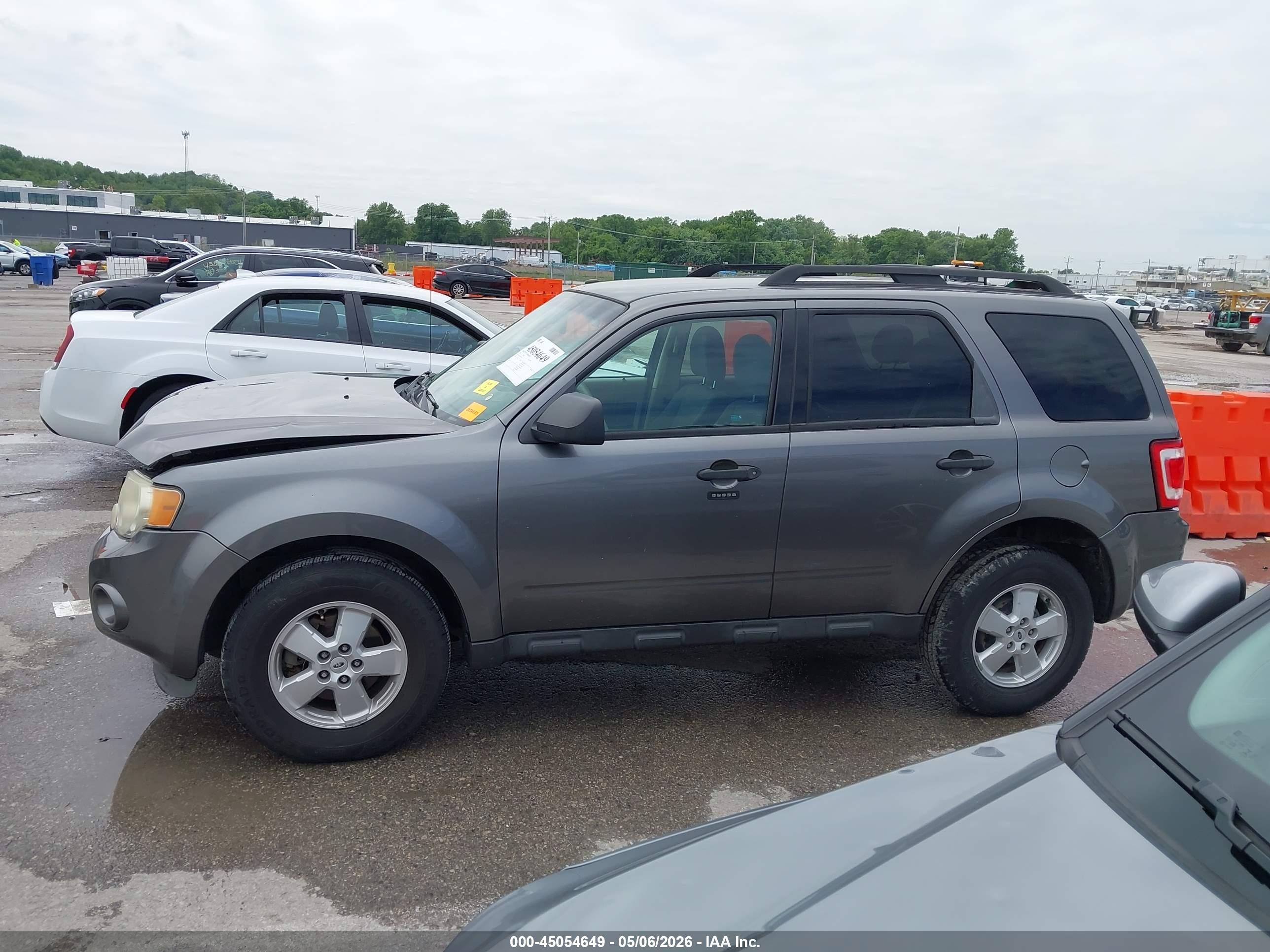 2009 Ford Escape Xlt Gray vin: 1FMCU03709KA02726