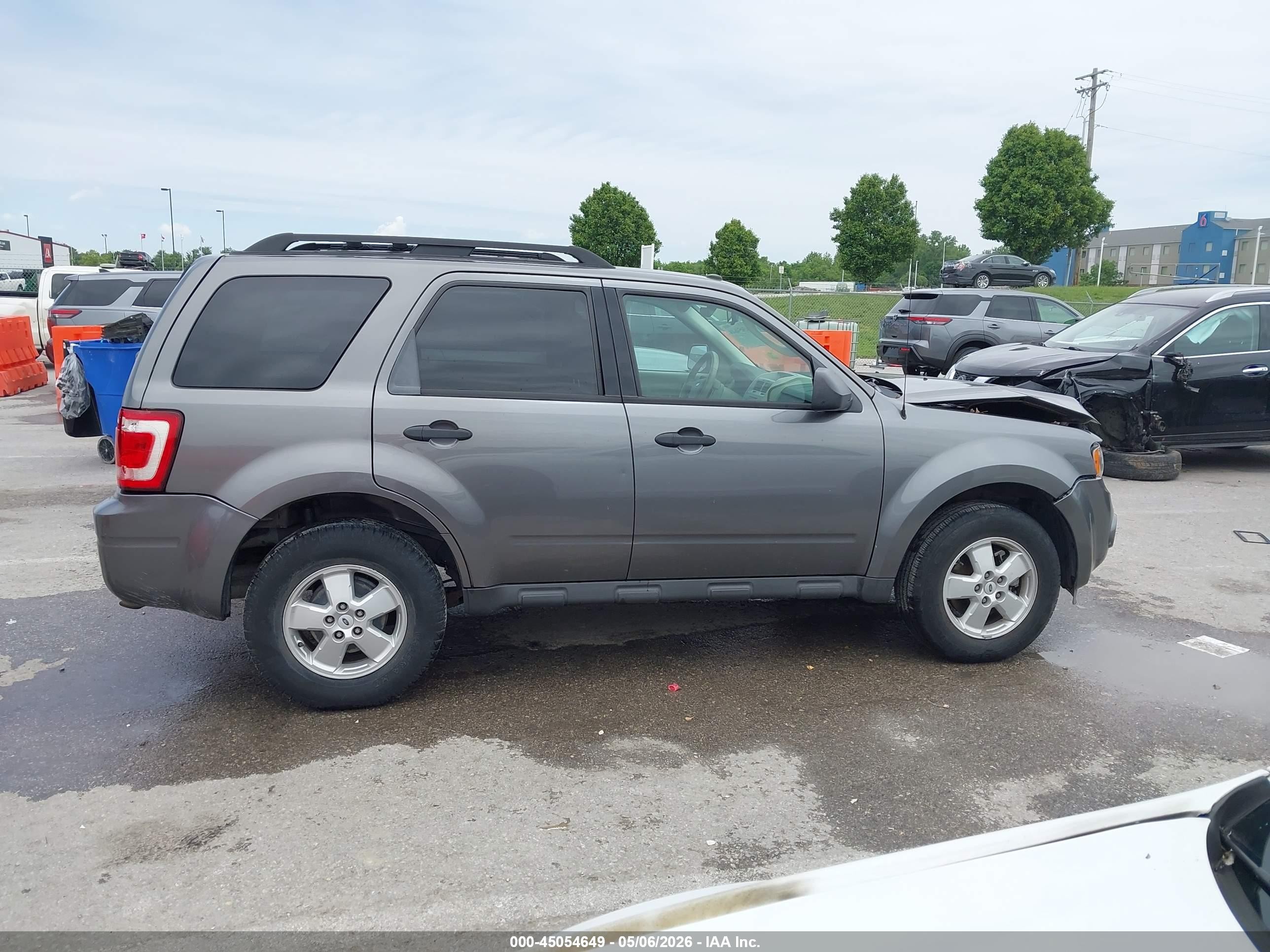 2009 Ford Escape Xlt Gray vin: 1FMCU03709KA02726