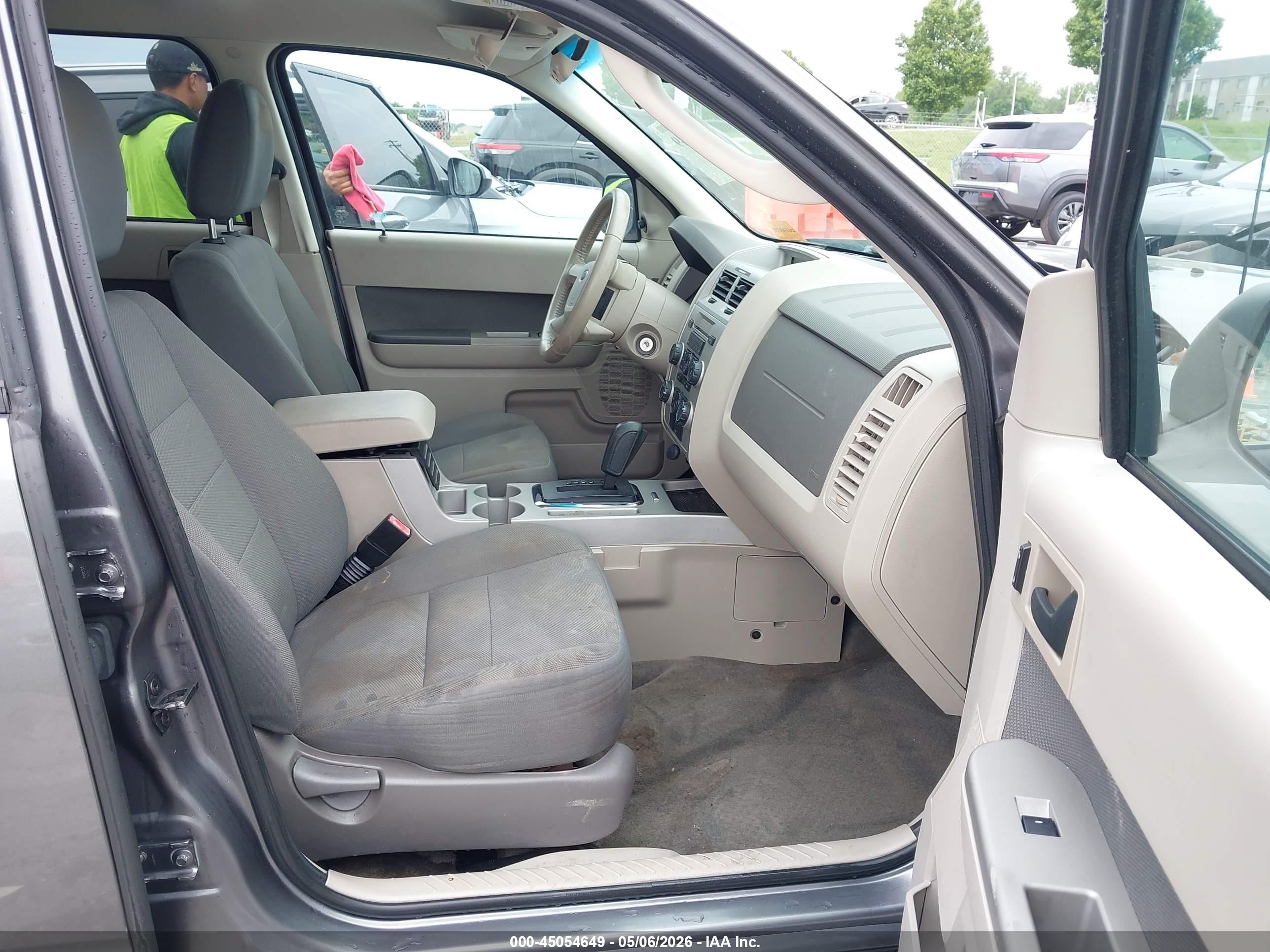 2009 Ford Escape Xlt Gray vin: 1FMCU03709KA02726