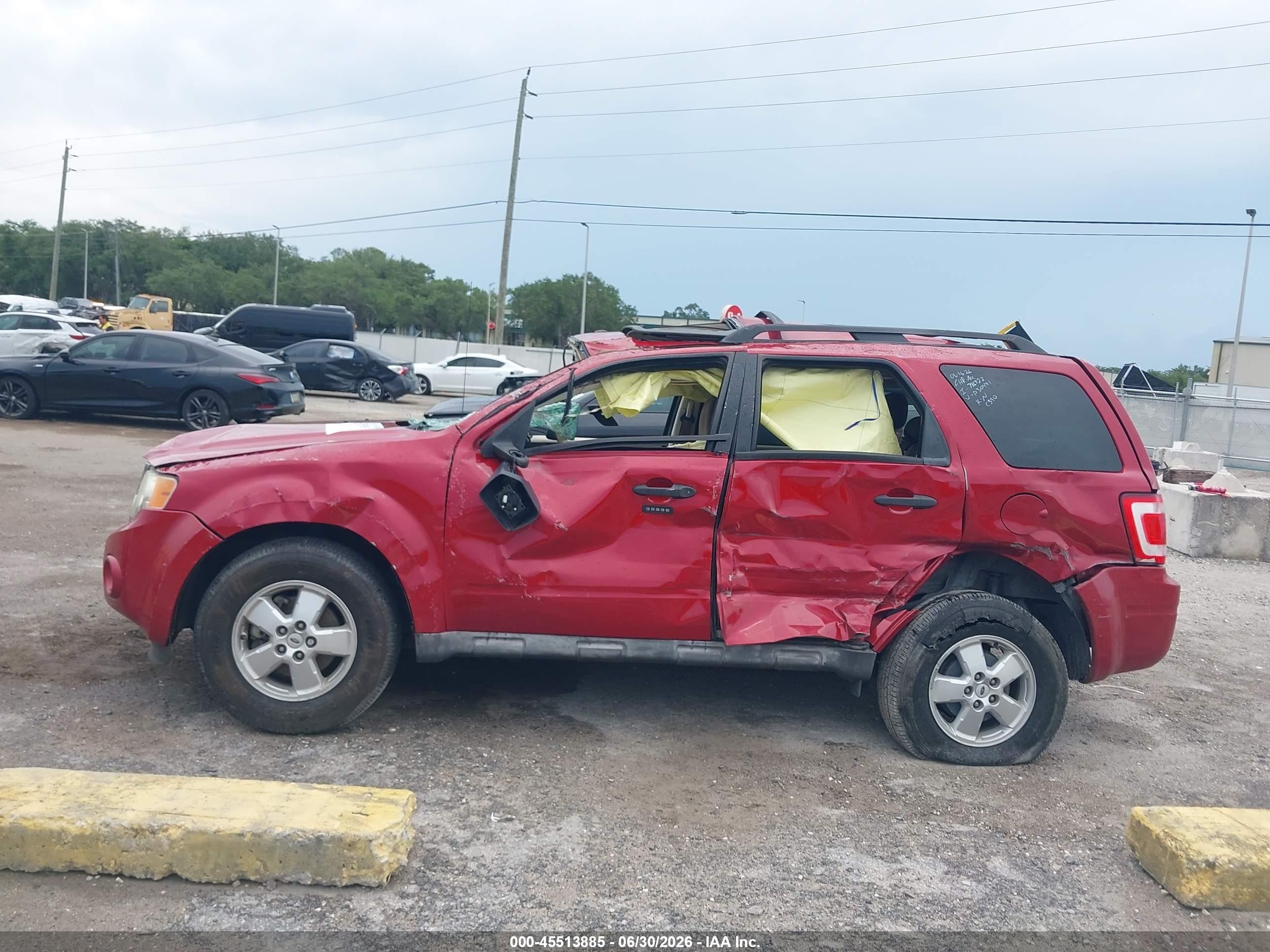 2009 Ford Escape Xlt Red vin: 1FMCU03709KB30481