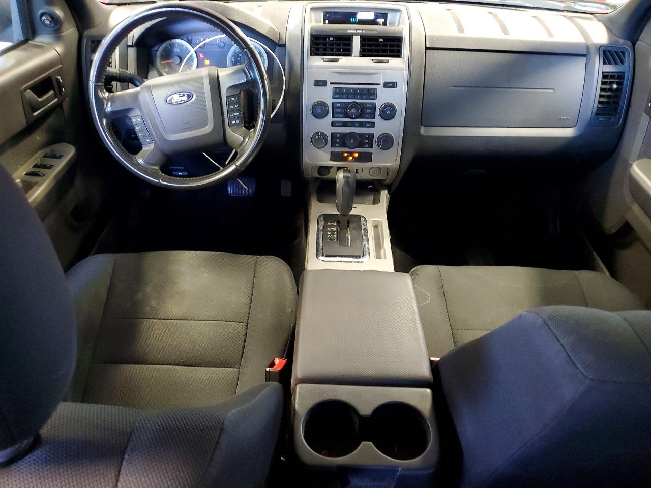2009 Ford Escape Xlt Burgundy vin: 1FMCU03709KB64839