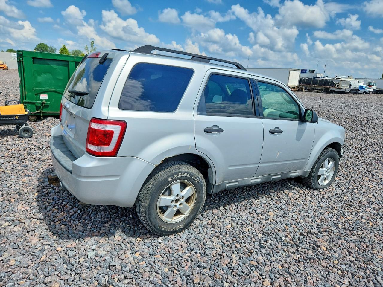 2009 Ford Escape Xlt Серебряный vin: 1FMCU03709KD07997