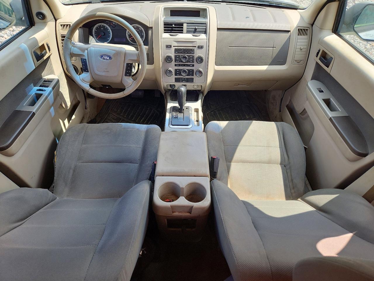 2009 Ford Escape Xlt Серебряный vin: 1FMCU03709KD07997