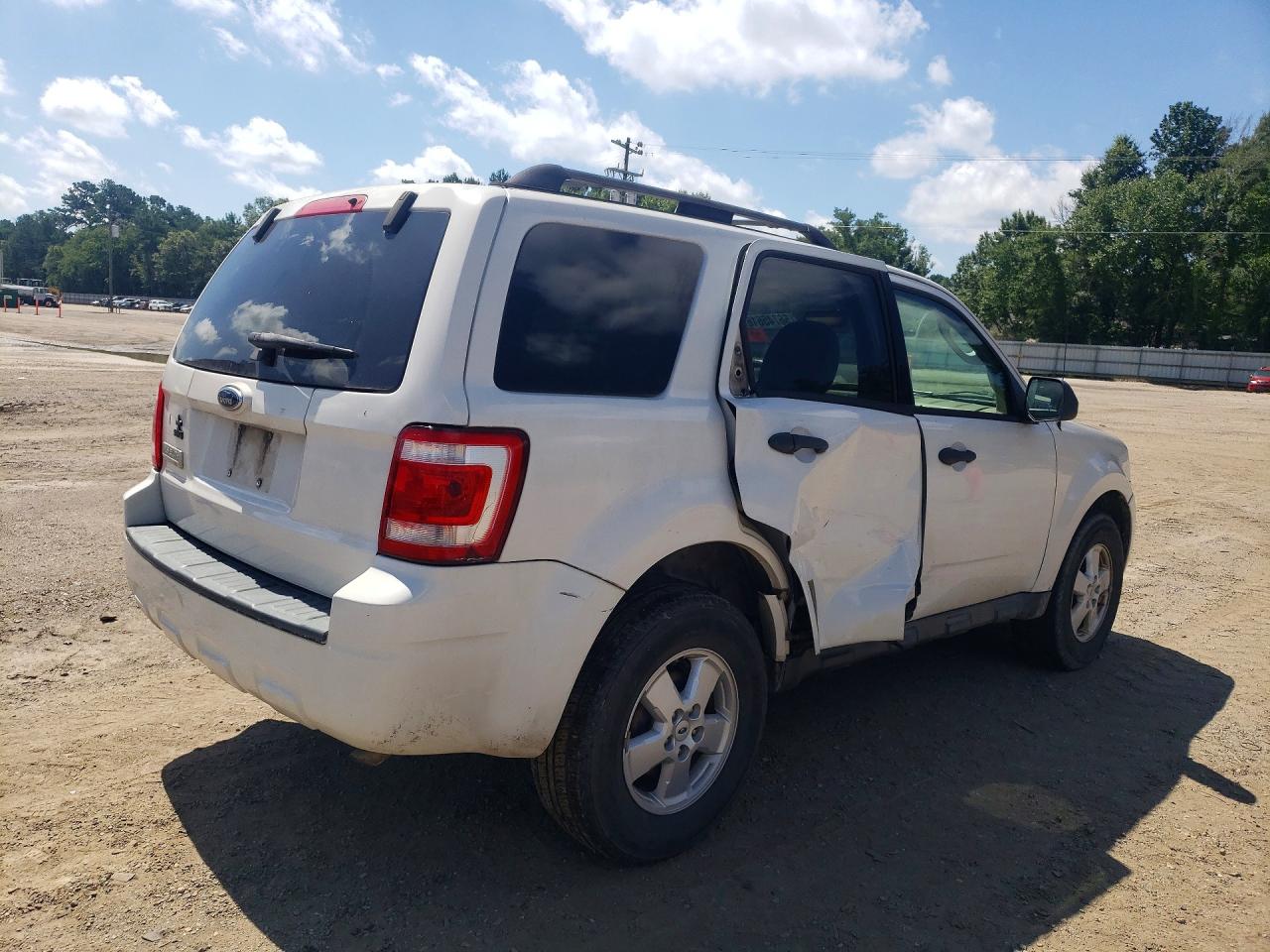 2009 Ford Escape Xlt White vin: 1FMCU03719KA03061