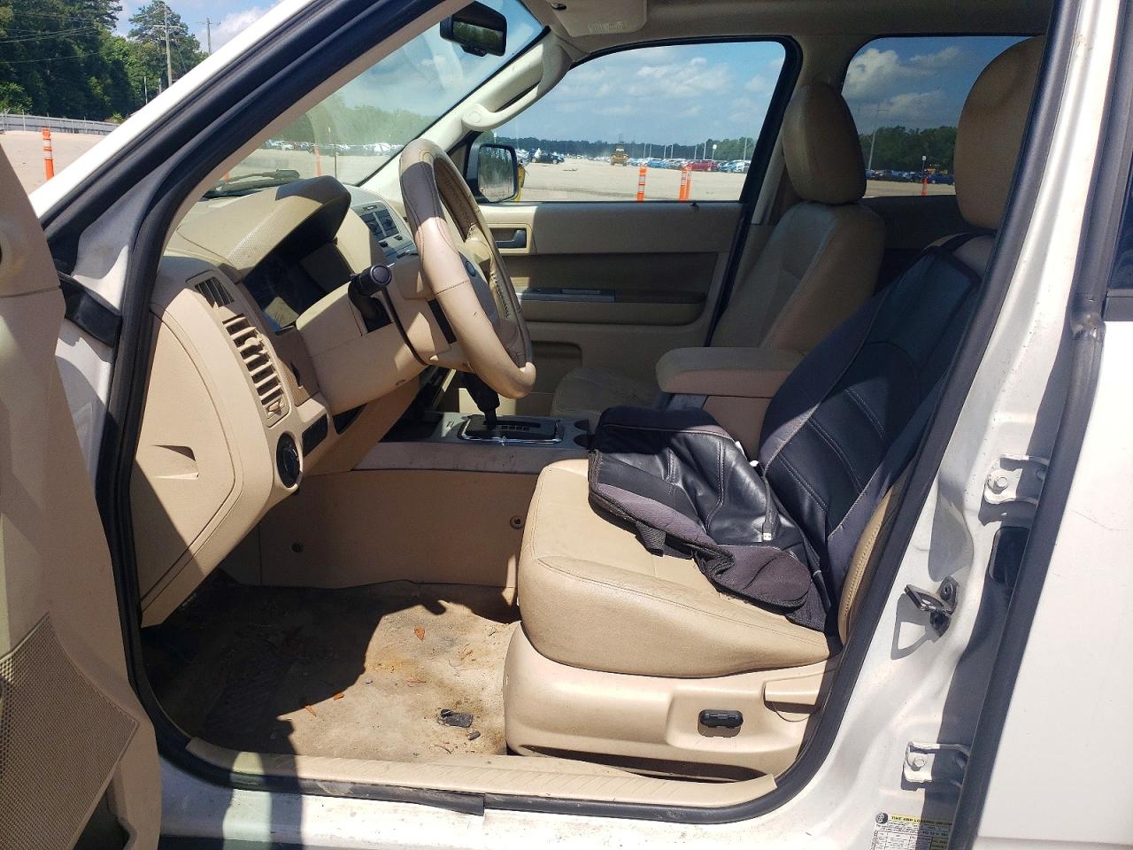 2009 Ford Escape Xlt White vin: 1FMCU03719KA03061