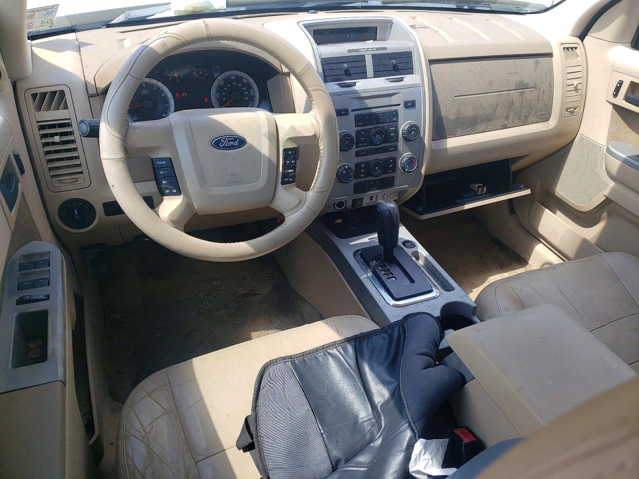 2009 Ford Escape Xlt White vin: 1FMCU03719KA03061