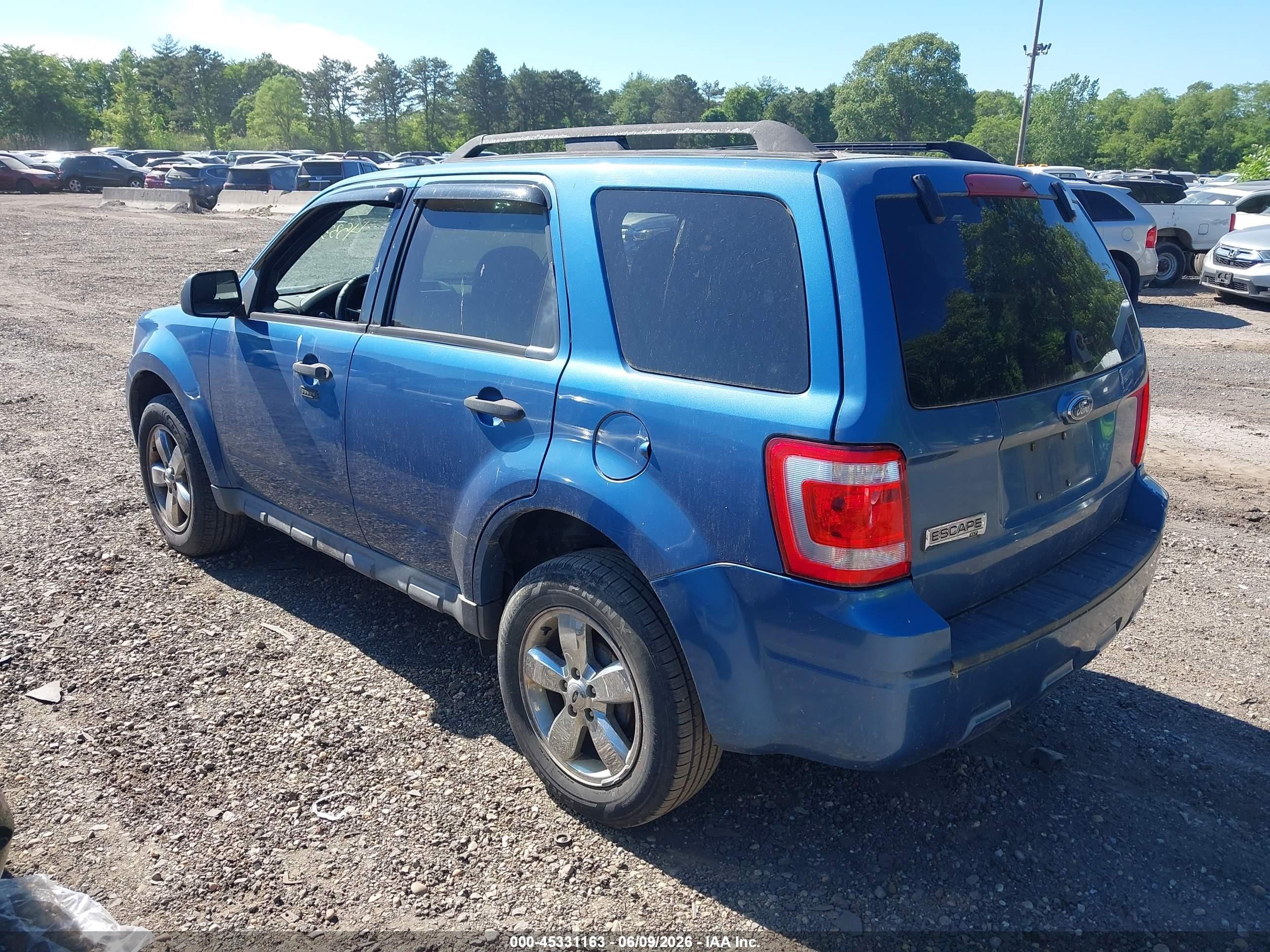 2009 Ford Escape Xlt Blue vin: 1FMCU03719KB28402