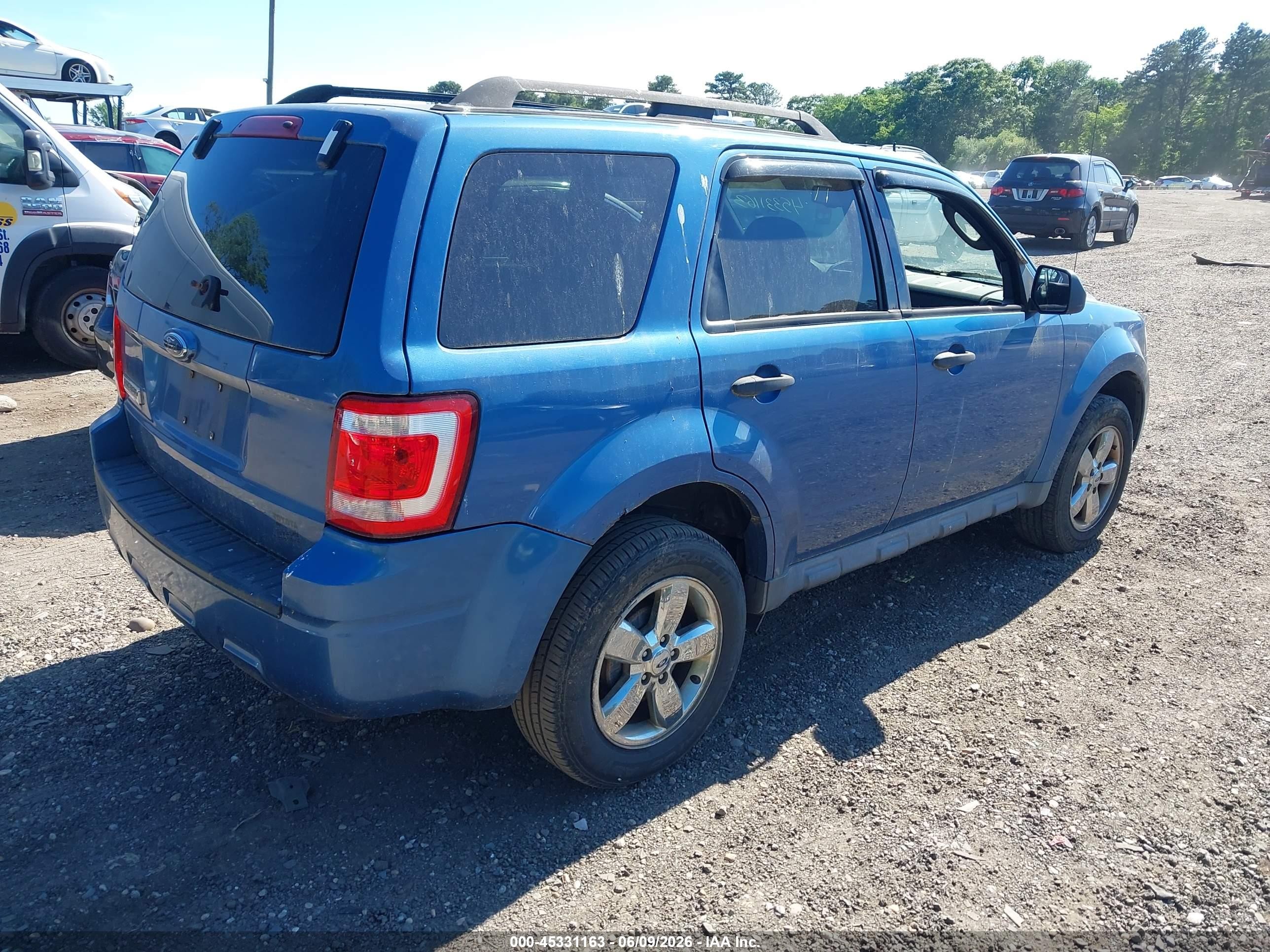 2009 Ford Escape Xlt Blue vin: 1FMCU03719KB28402