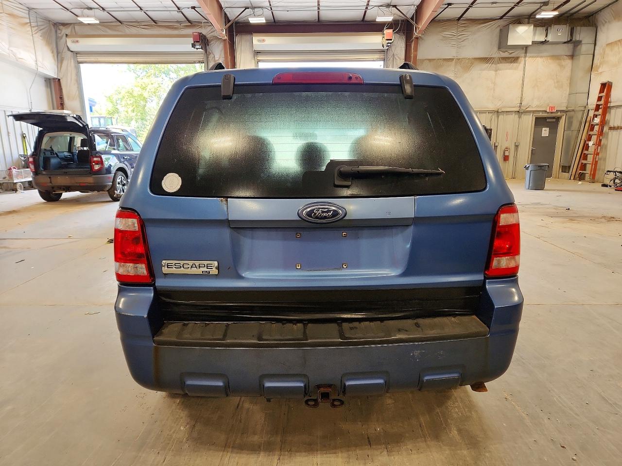 2009 Ford Escape Xlt Blue vin: 1FMCU03729KA44377
