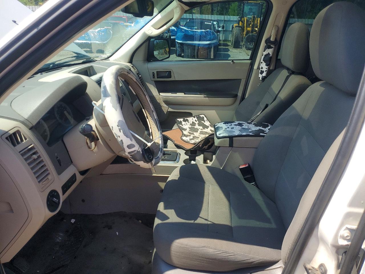 2009 Ford Escape Xlt White vin: 1FMCU03729KA56965