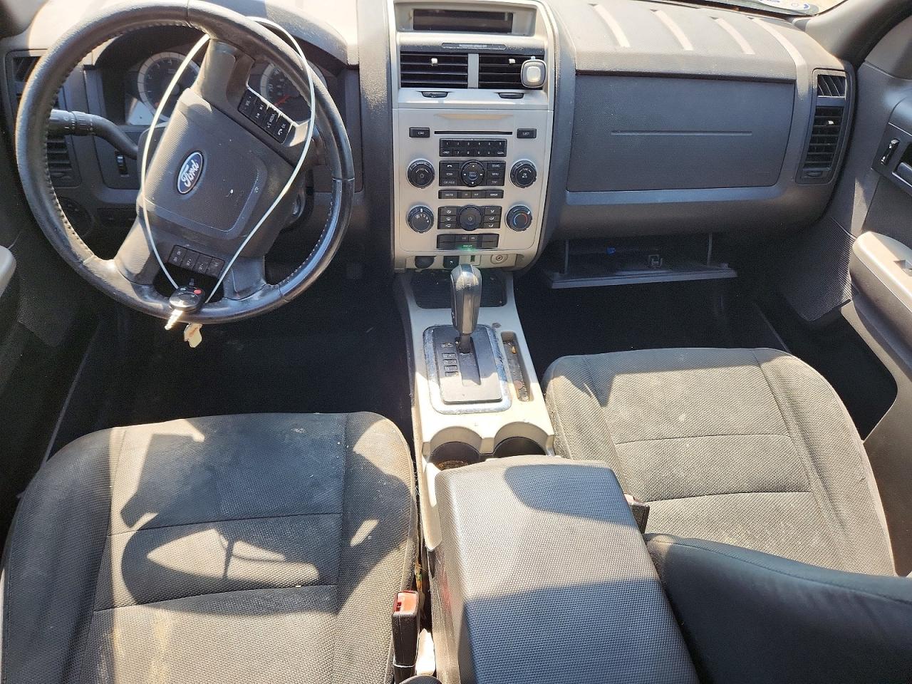 2009 Ford Escape Xlt Red vin: 1FMCU03729KC03334