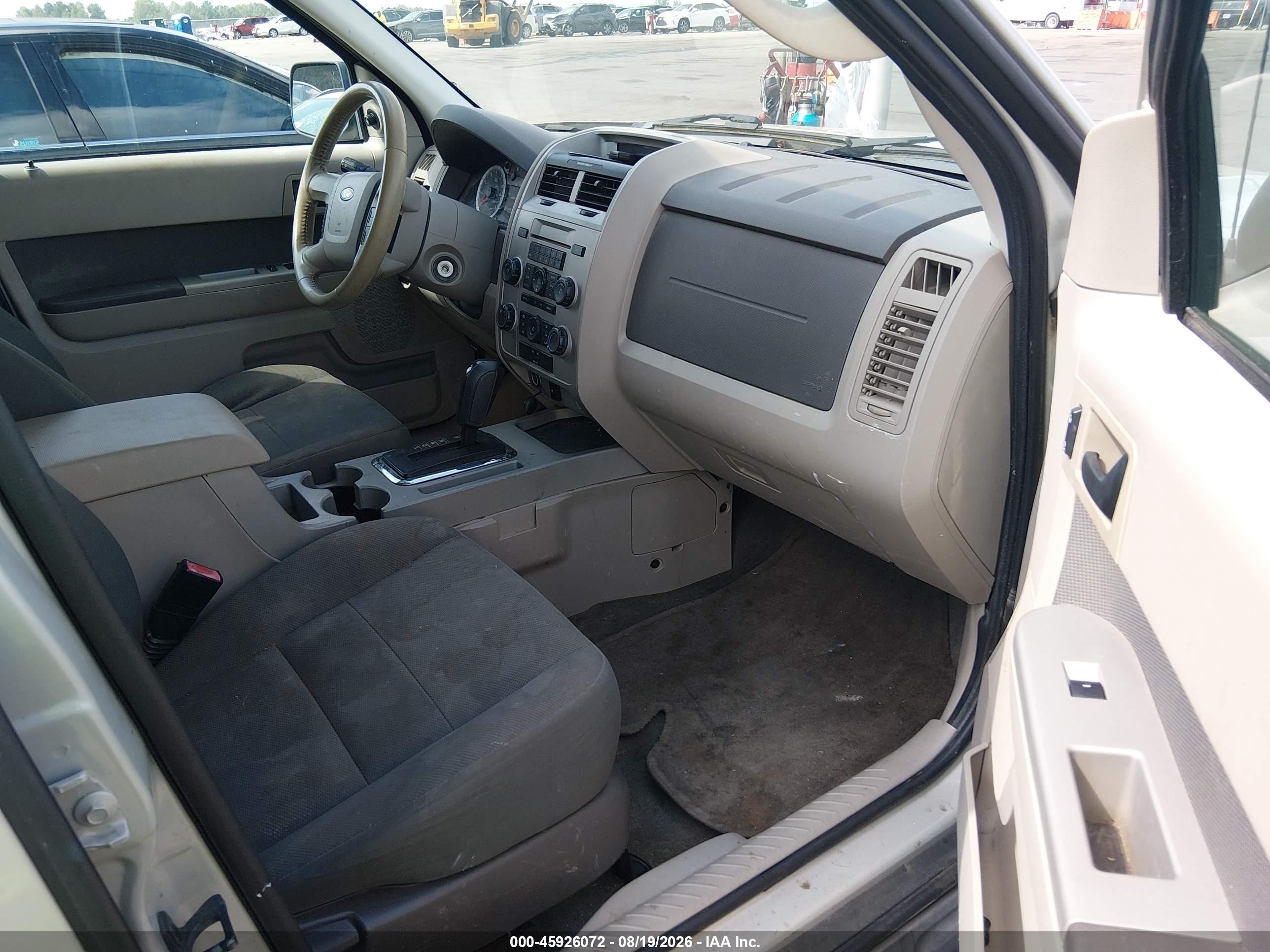 2009 Ford Escape Xlt Cream vin: 1FMCU03729KD01361