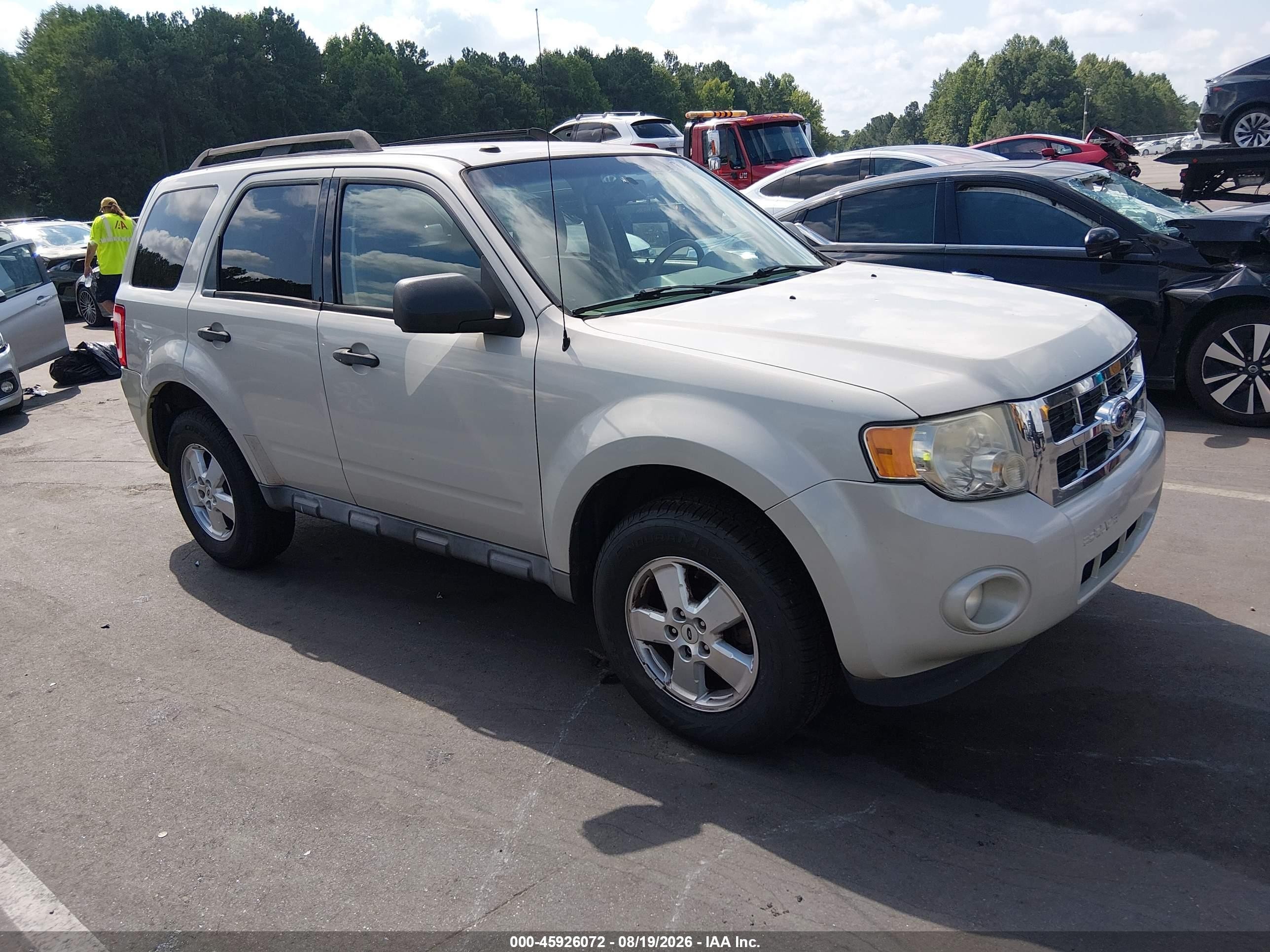 2009 Ford Escape Xlt Кремовый vin: 1FMCU03729KD01361