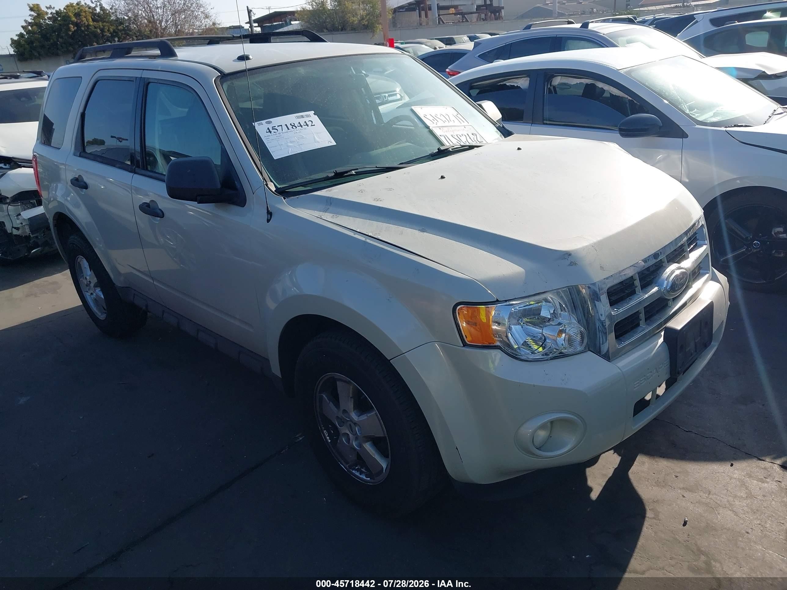2009 Ford Escape Xlt White vin: 1FMCU03739KA21397