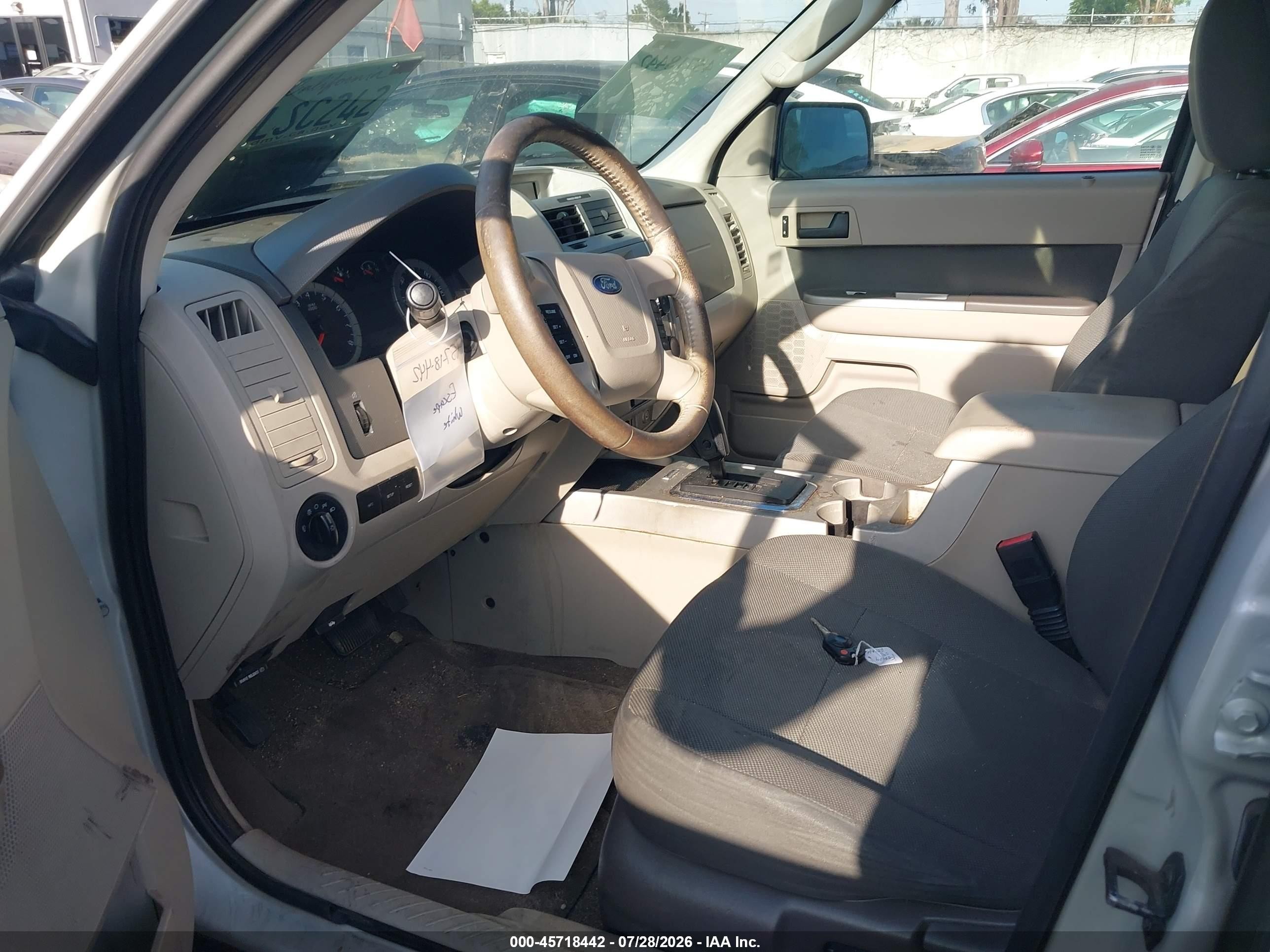 2009 Ford Escape Xlt White vin: 1FMCU03739KA21397