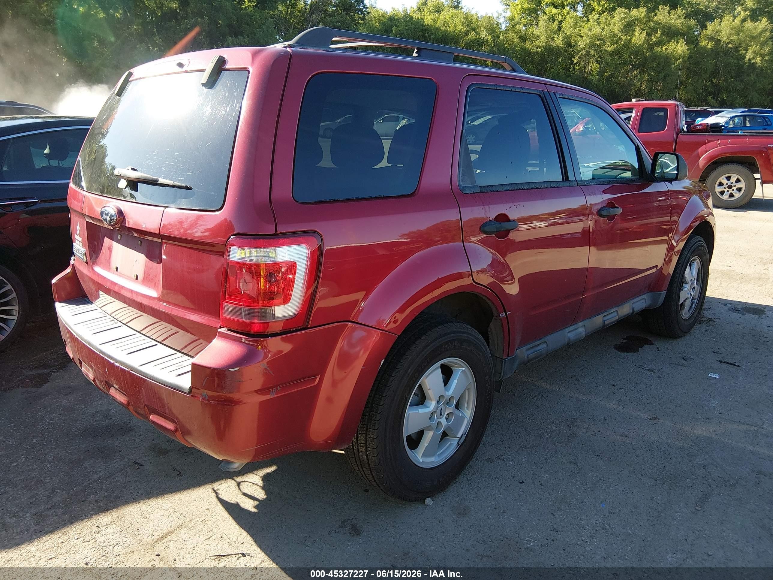 2009 Ford Escape Xlt Red vin: 1FMCU03739KA93460