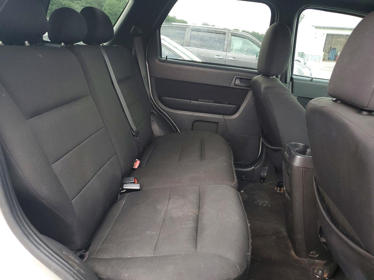 2009 Ford Escape Xlt White vin: 1FMCU03749KA87540