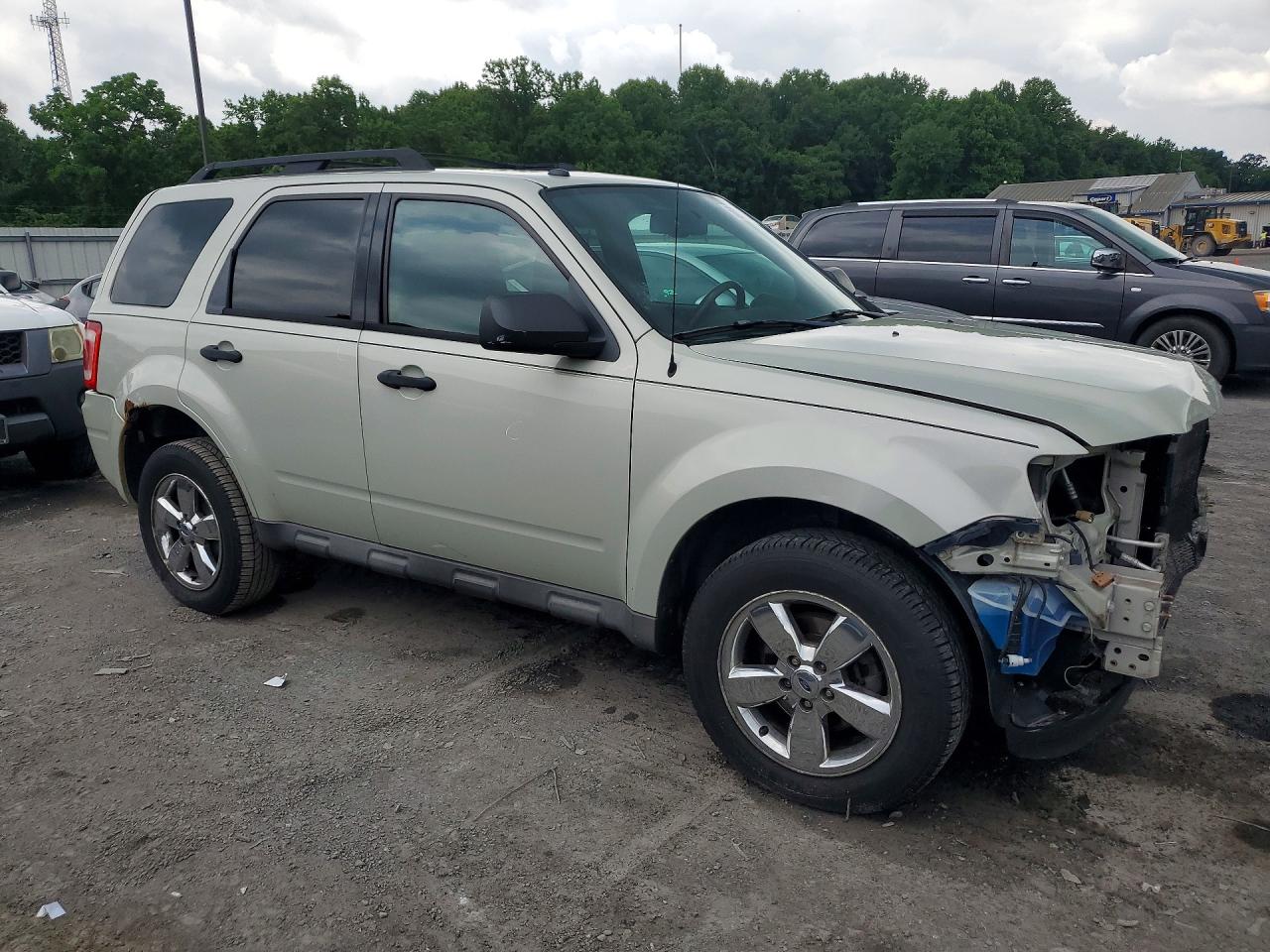 2009 Ford Escape Xlt White vin: 1FMCU03749KA87540