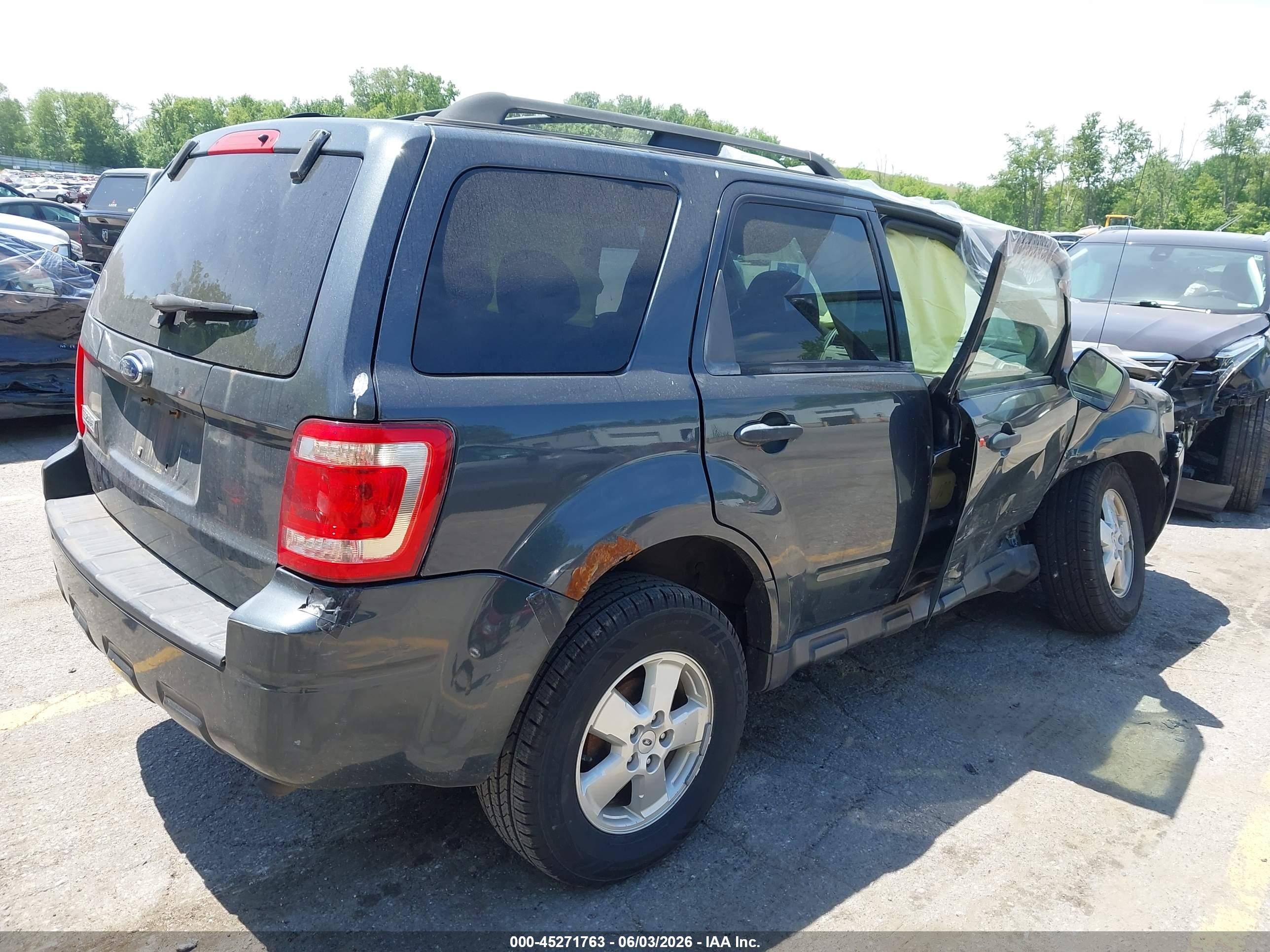 2009 Ford Escape Xlt Черный vin: 1FMCU03759KA26004