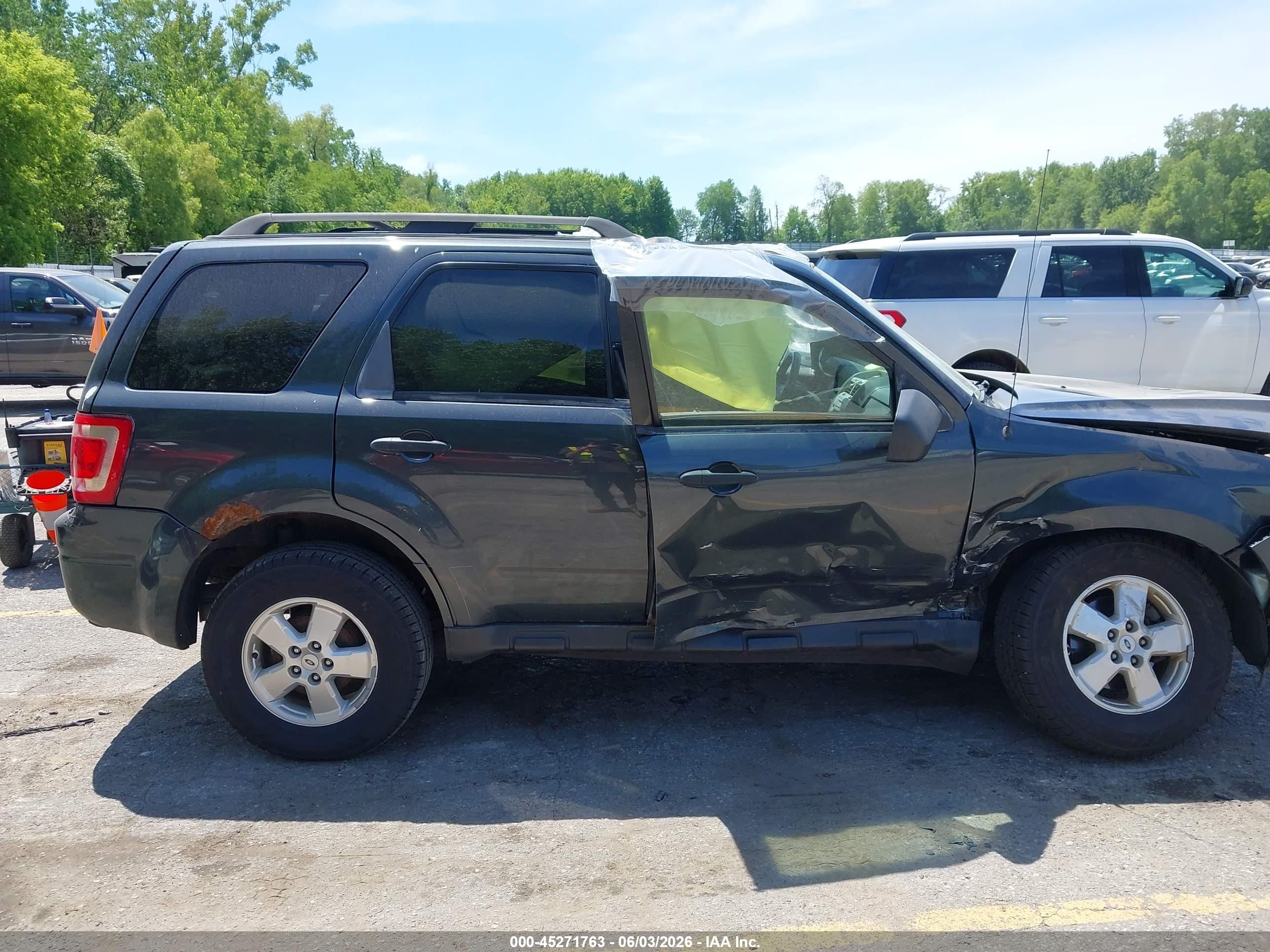 2009 Ford Escape Xlt Черный vin: 1FMCU03759KA26004