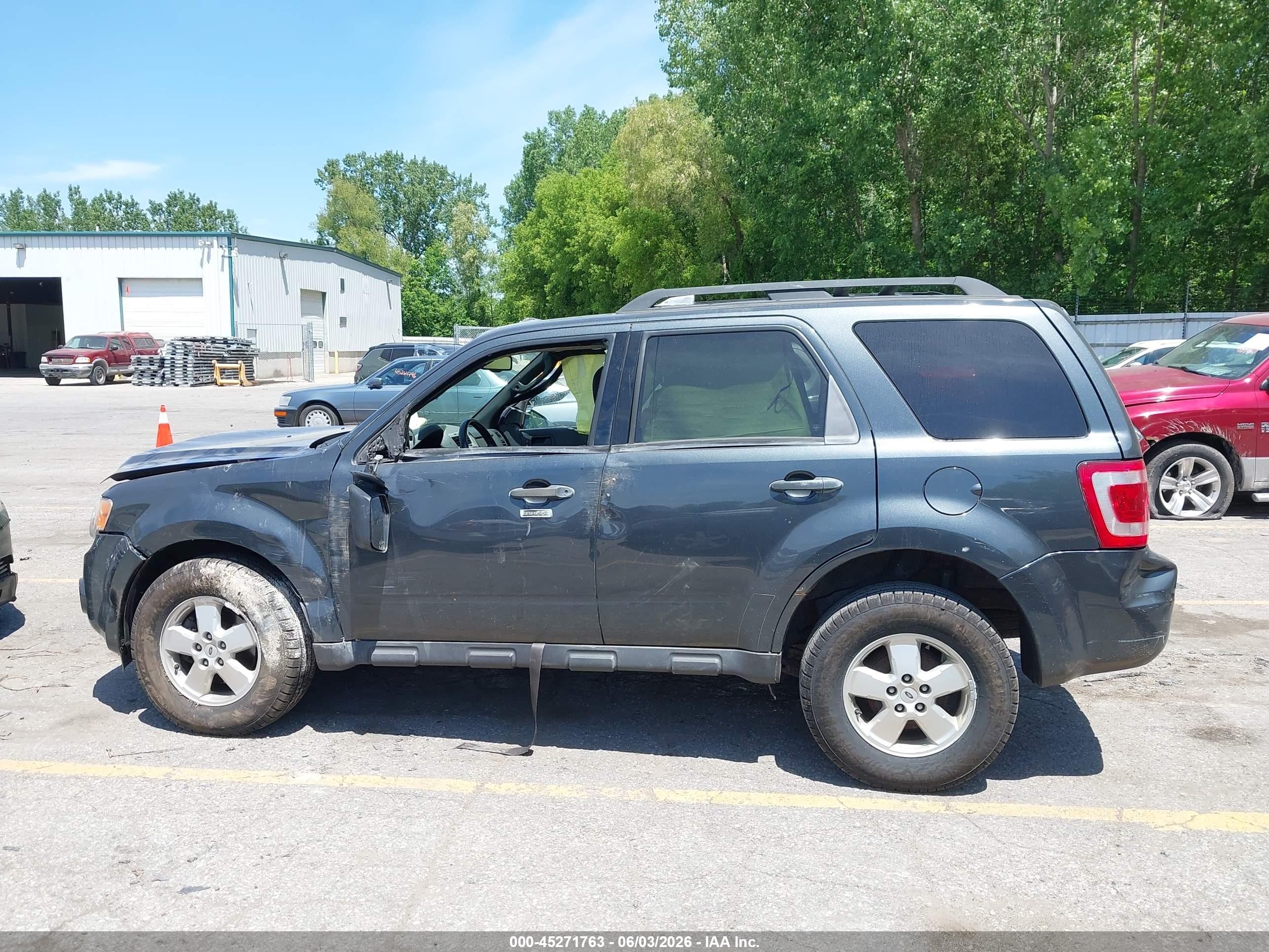 2009 Ford Escape Xlt Черный vin: 1FMCU03759KA26004