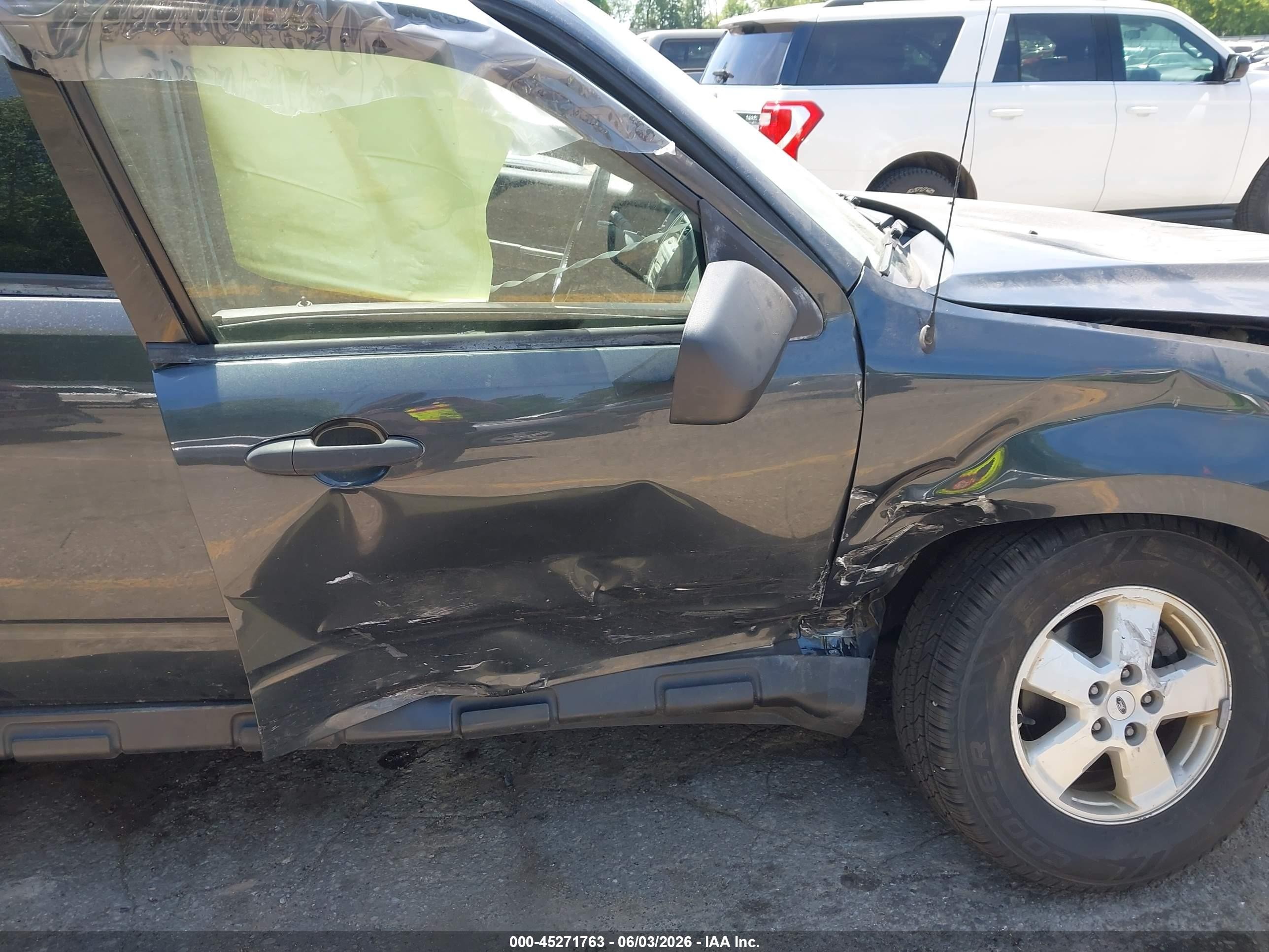 2009 Ford Escape Xlt Черный vin: 1FMCU03759KA26004