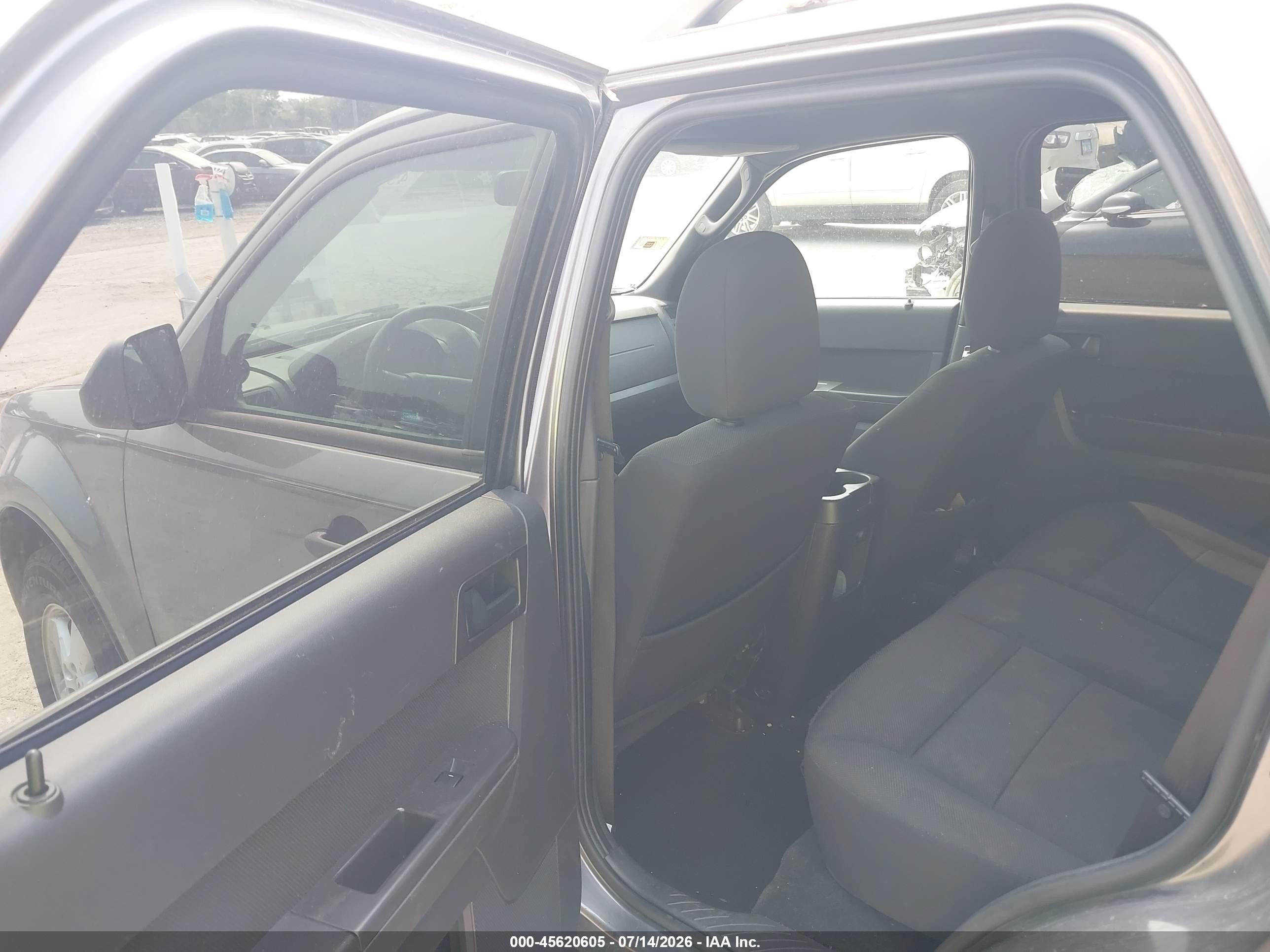 2009 Ford Escape Xlt Gray vin: 1FMCU03769KB21560