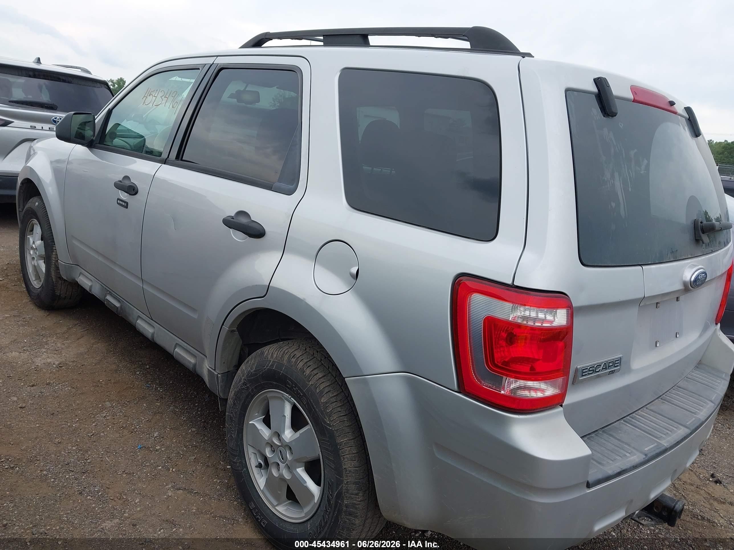2009 Ford Escape Xlt Silver vin: 1FMCU03769KB63257