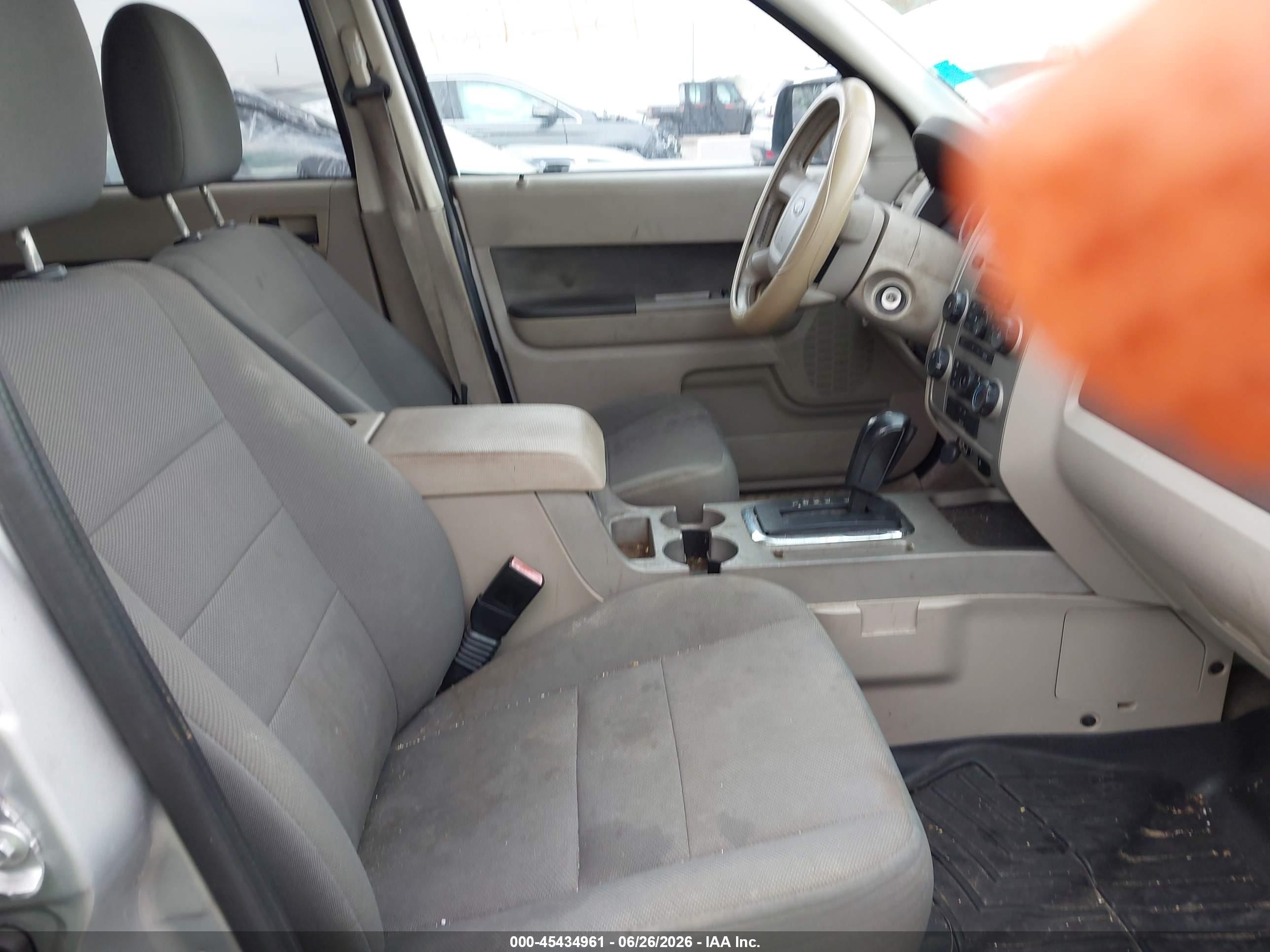 2009 Ford Escape Xlt Silver vin: 1FMCU03769KB63257