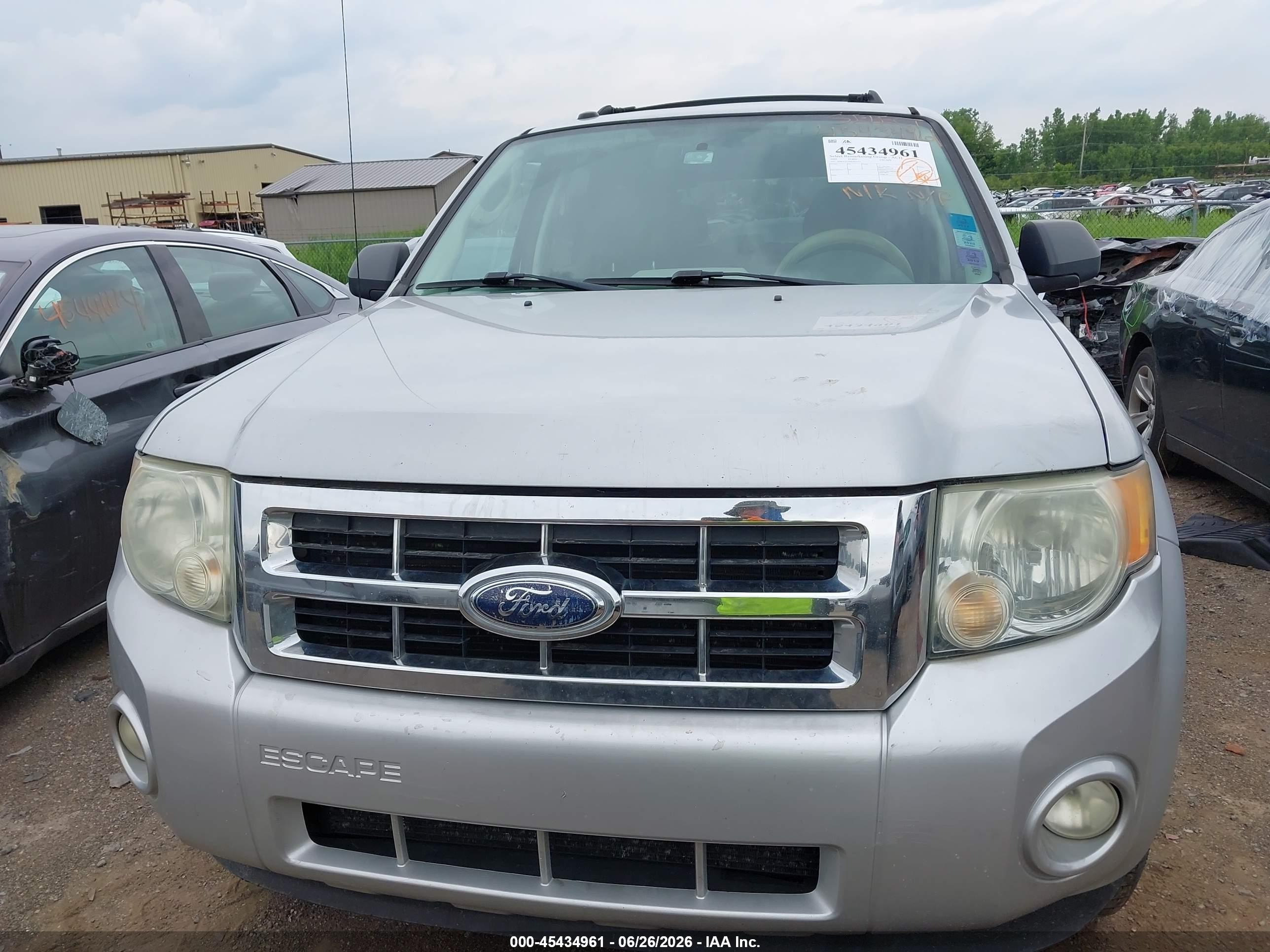 2009 Ford Escape Xlt Silver vin: 1FMCU03769KB63257